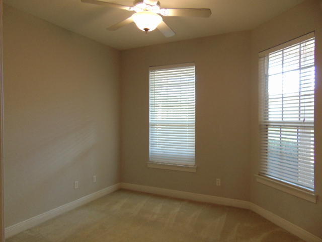 DIAMOND LAKES - Residential Lease