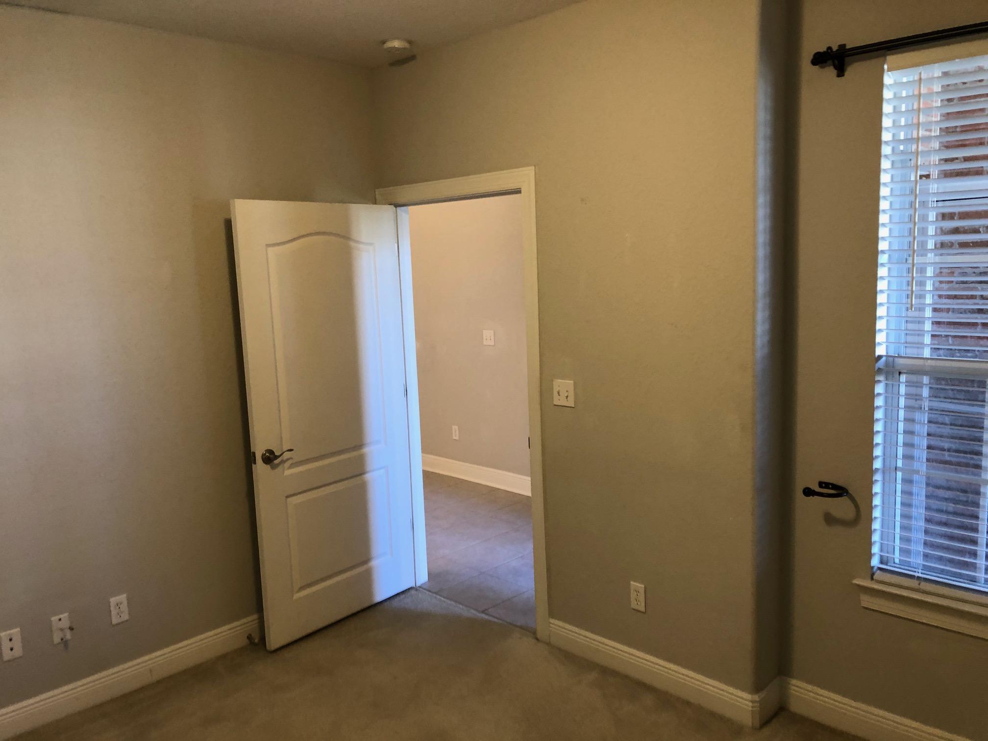 DIAMOND LAKES - Residential Lease