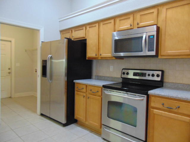 DIAMOND LAKES - Residential Lease