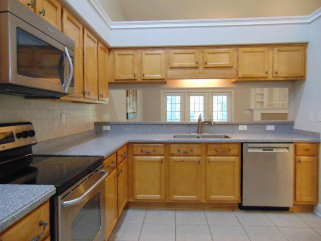 DIAMOND LAKES - Residential Lease