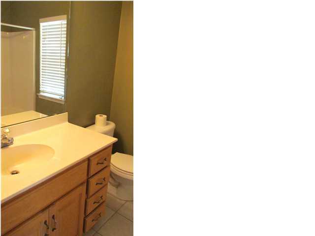 THE OAKS AT NICEVILLE PH I - Residential Lease