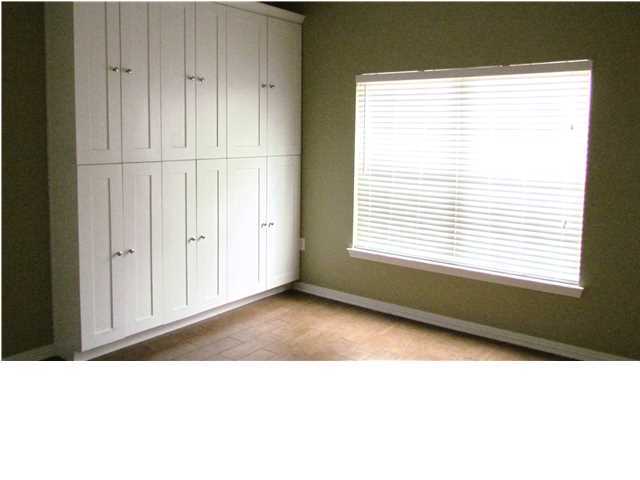 THE OAKS AT NICEVILLE PH I - Residential Lease