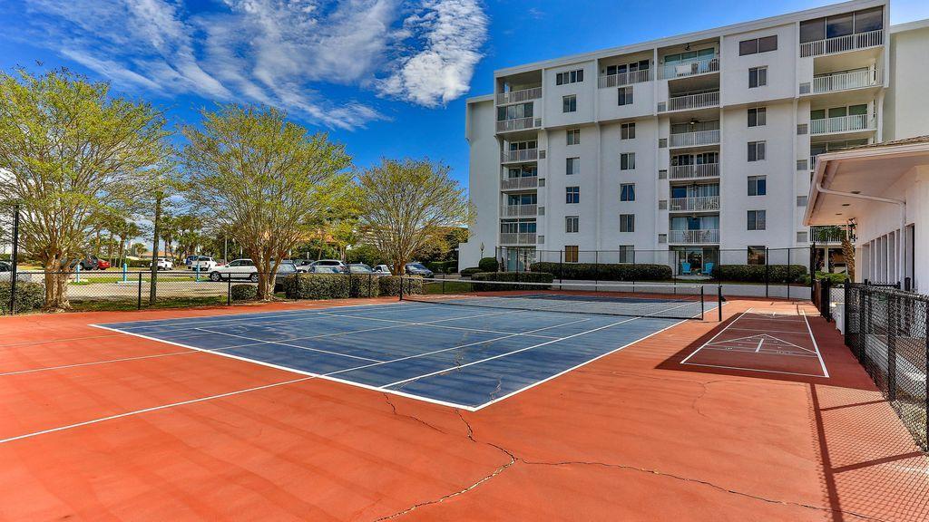 DOLPHIN POINT CONDO - Residential