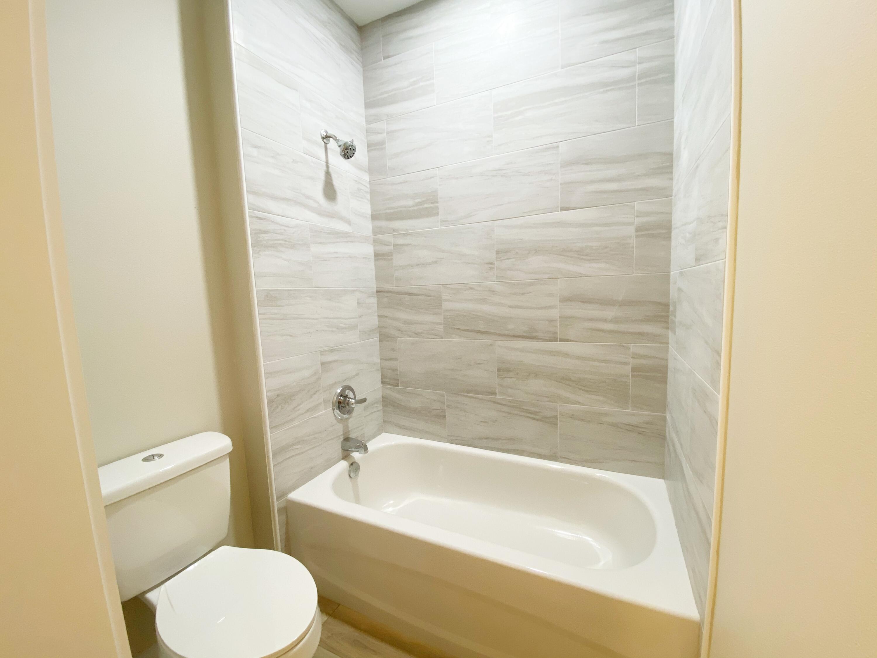 OAKWOOD LAKES ESTATES - Residential