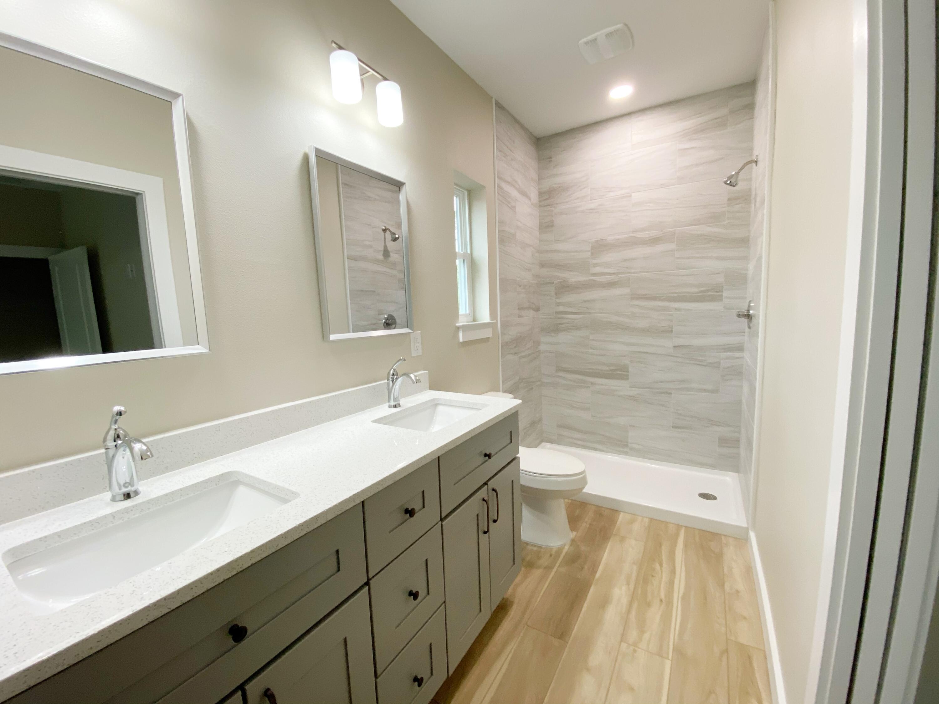 OAKWOOD LAKES ESTATES - Residential