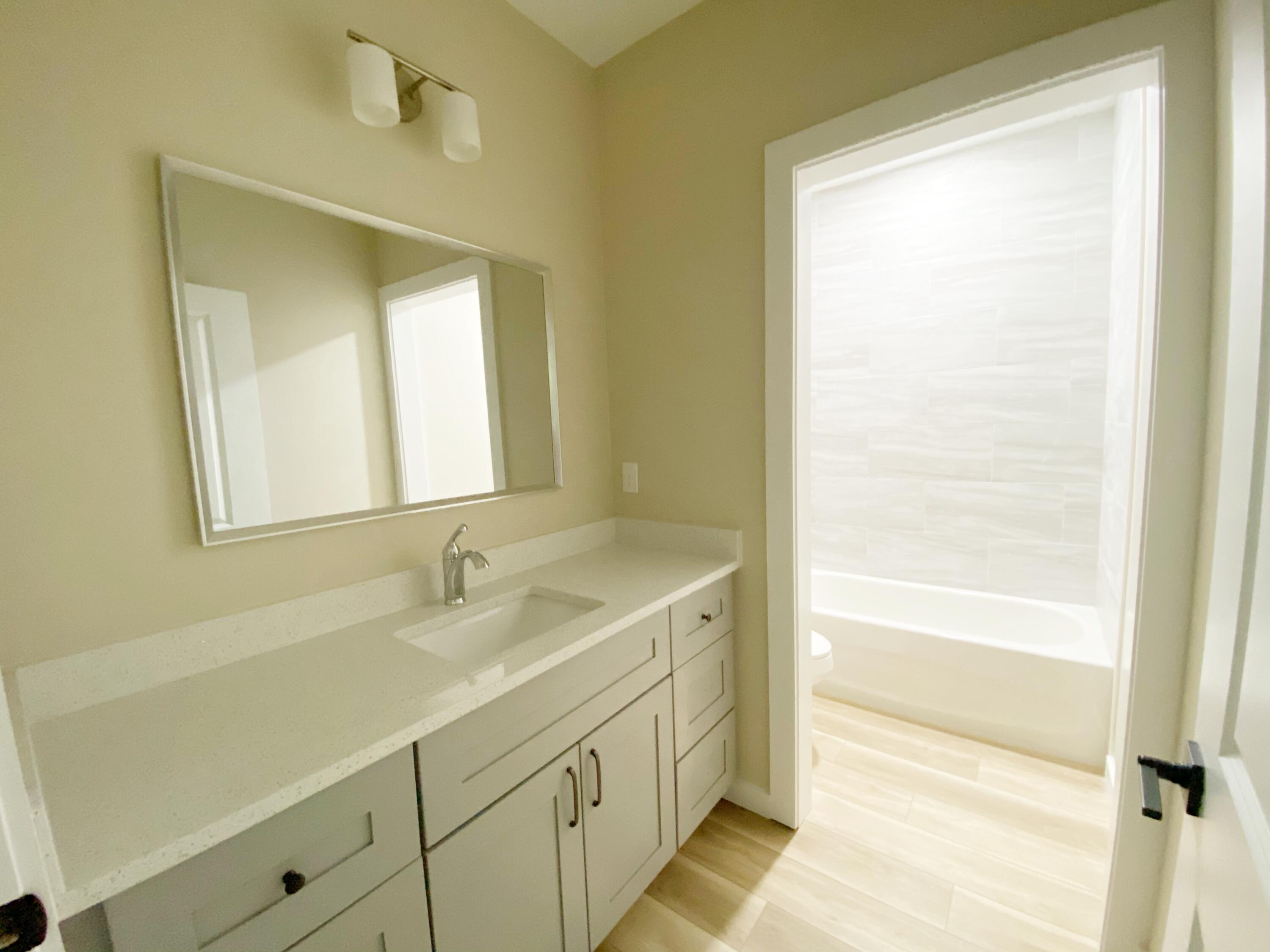 OAKWOOD LAKES ESTATES - Residential