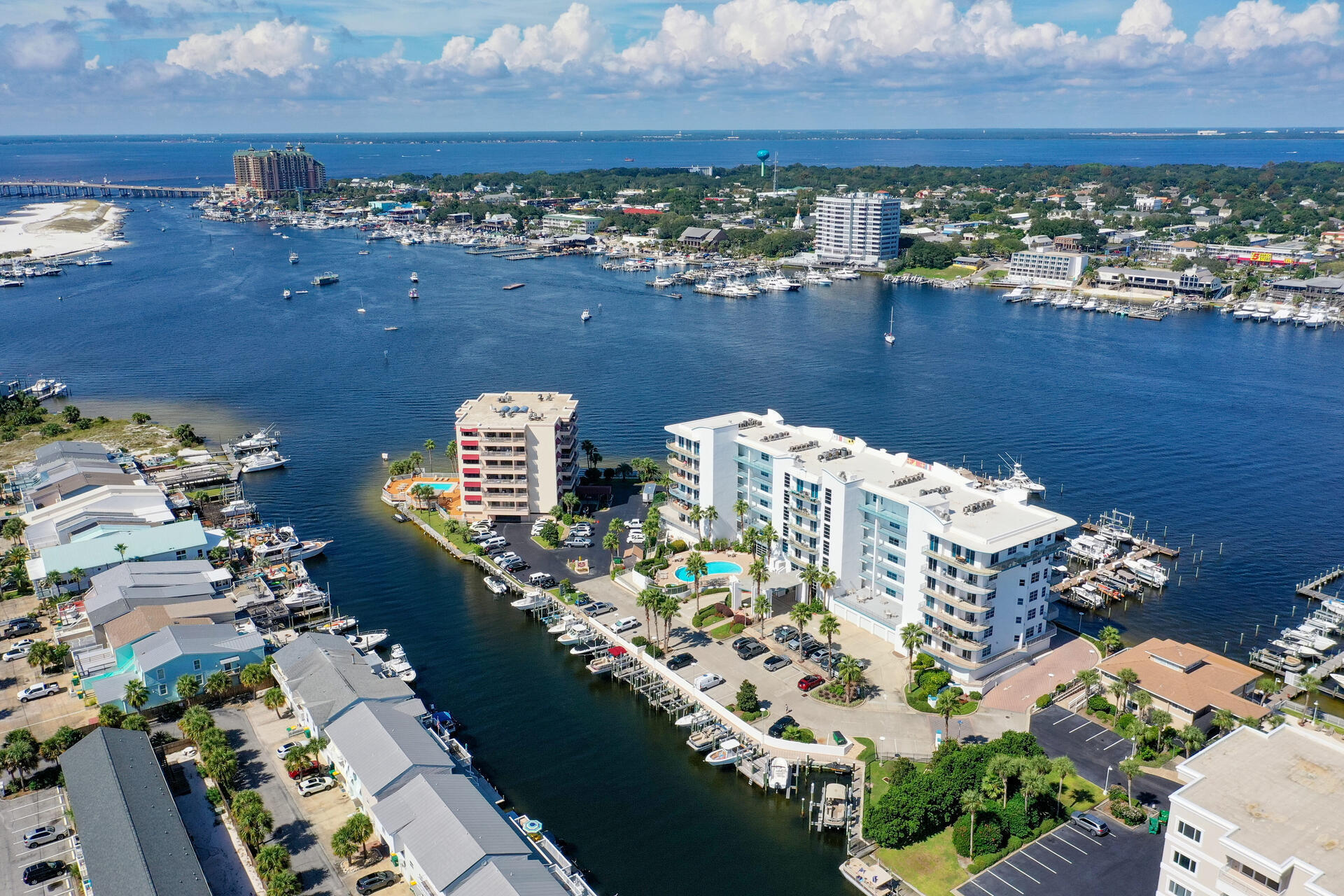 HARBOR LIGHTS - Residential
