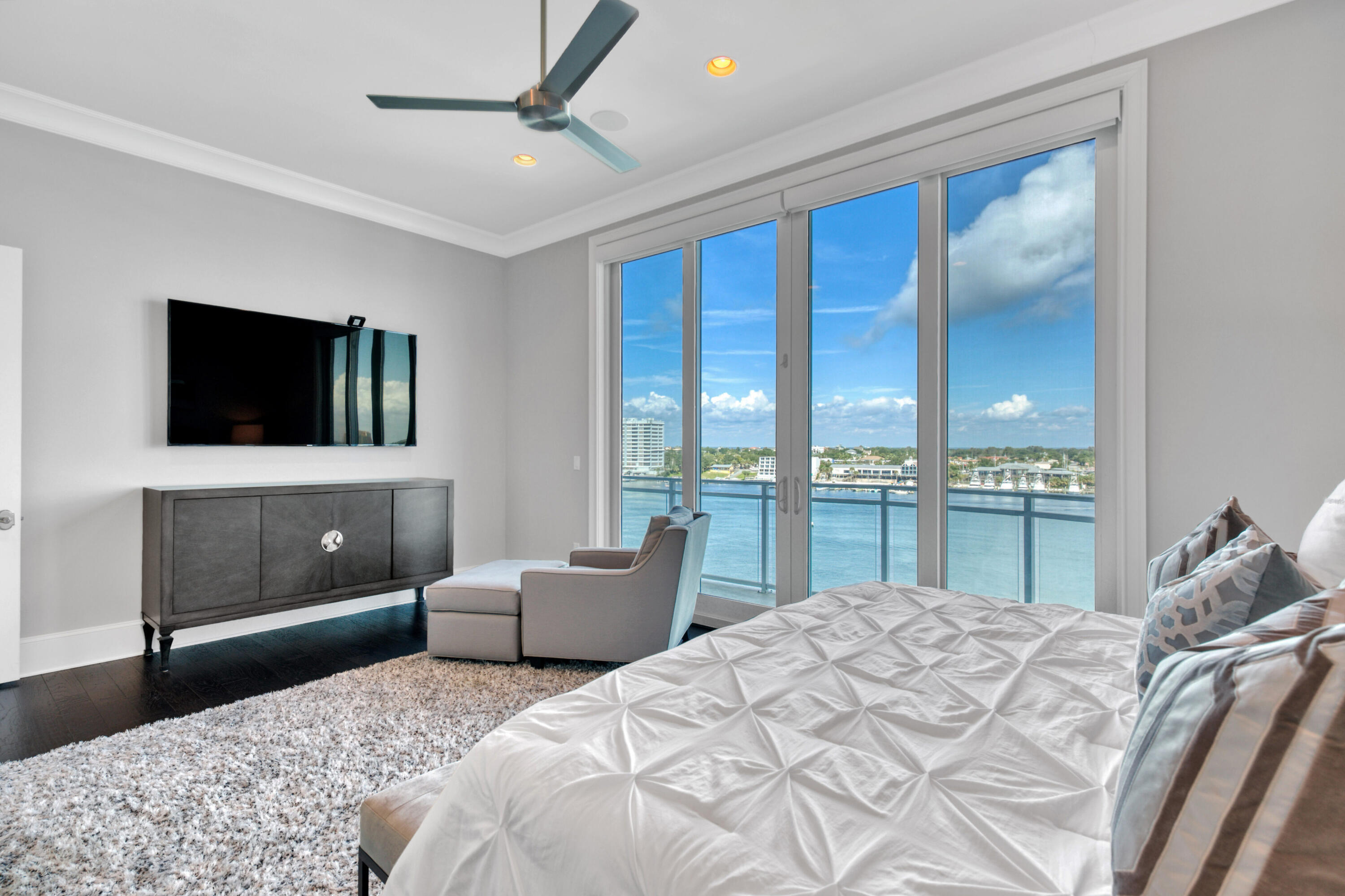 HARBOR LIGHTS - Residential