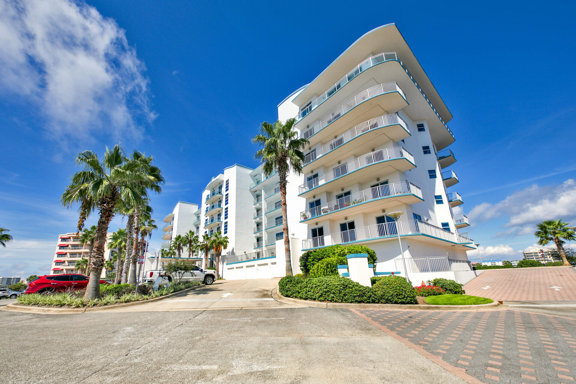 HARBOR LIGHTS - Residential