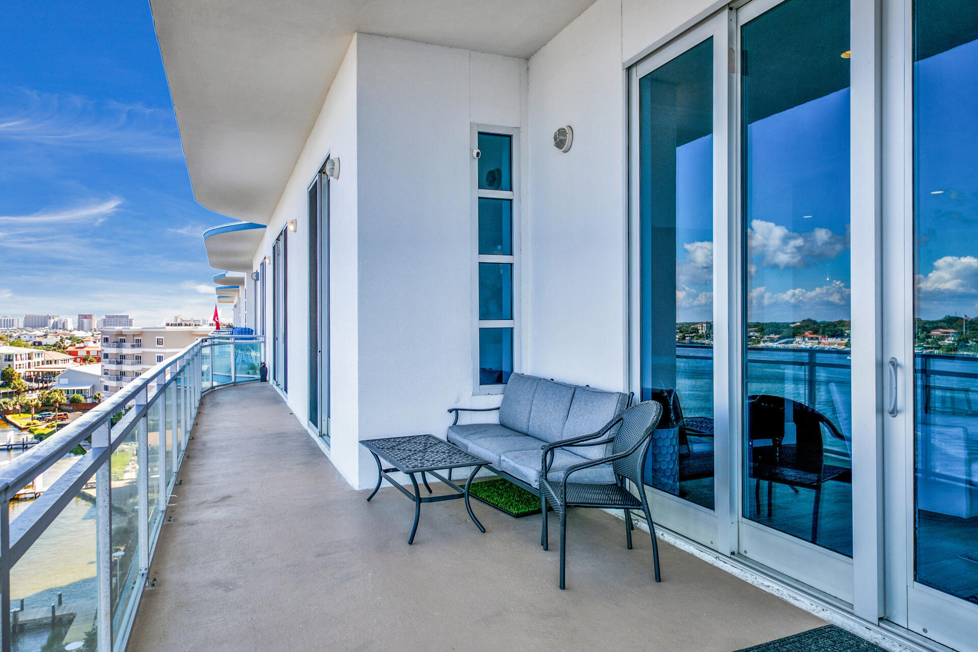 HARBOR LIGHTS - Residential