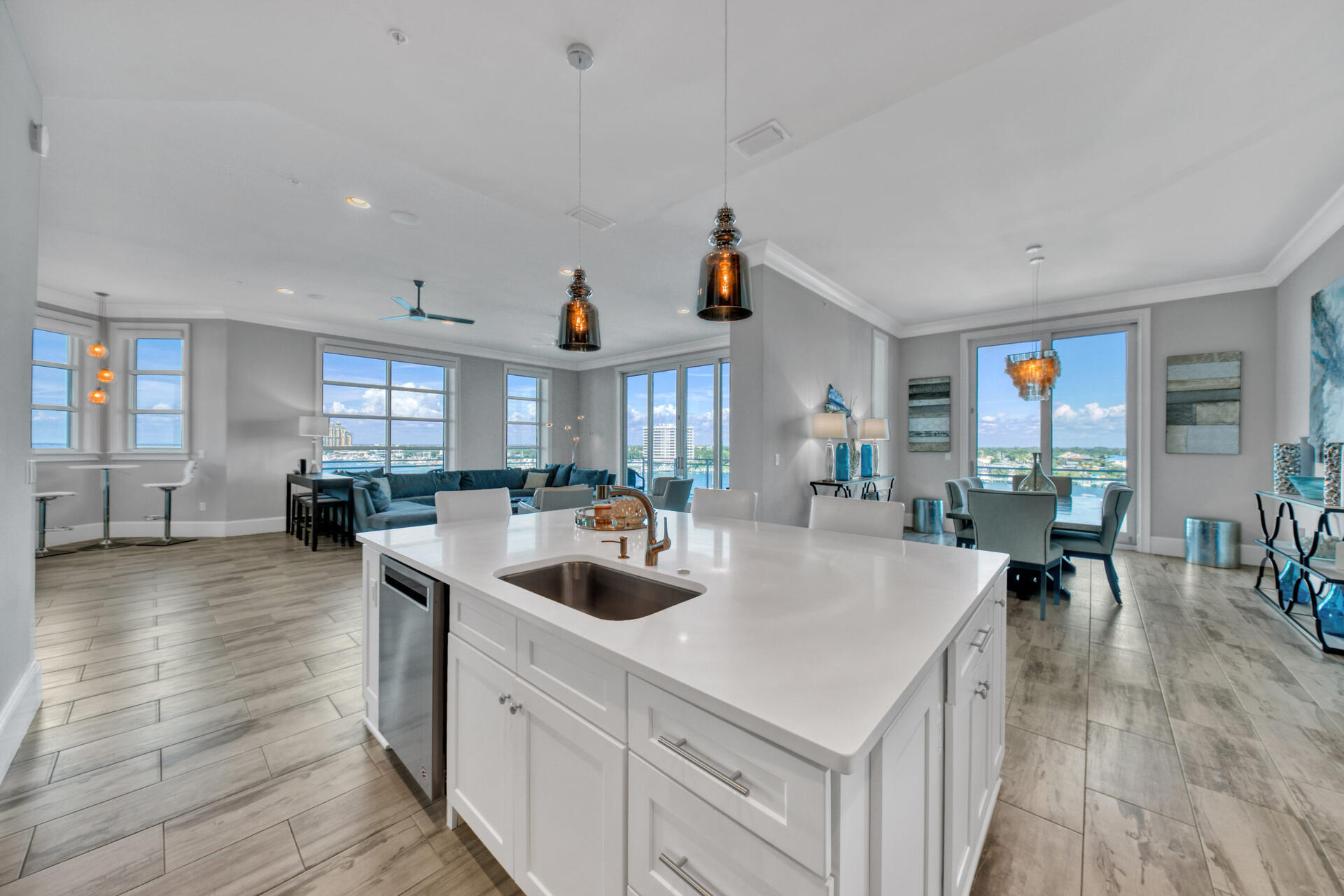 HARBOR LIGHTS - Residential