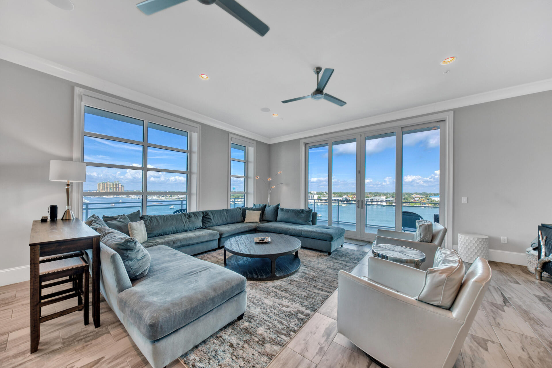 HARBOR LIGHTS - Residential