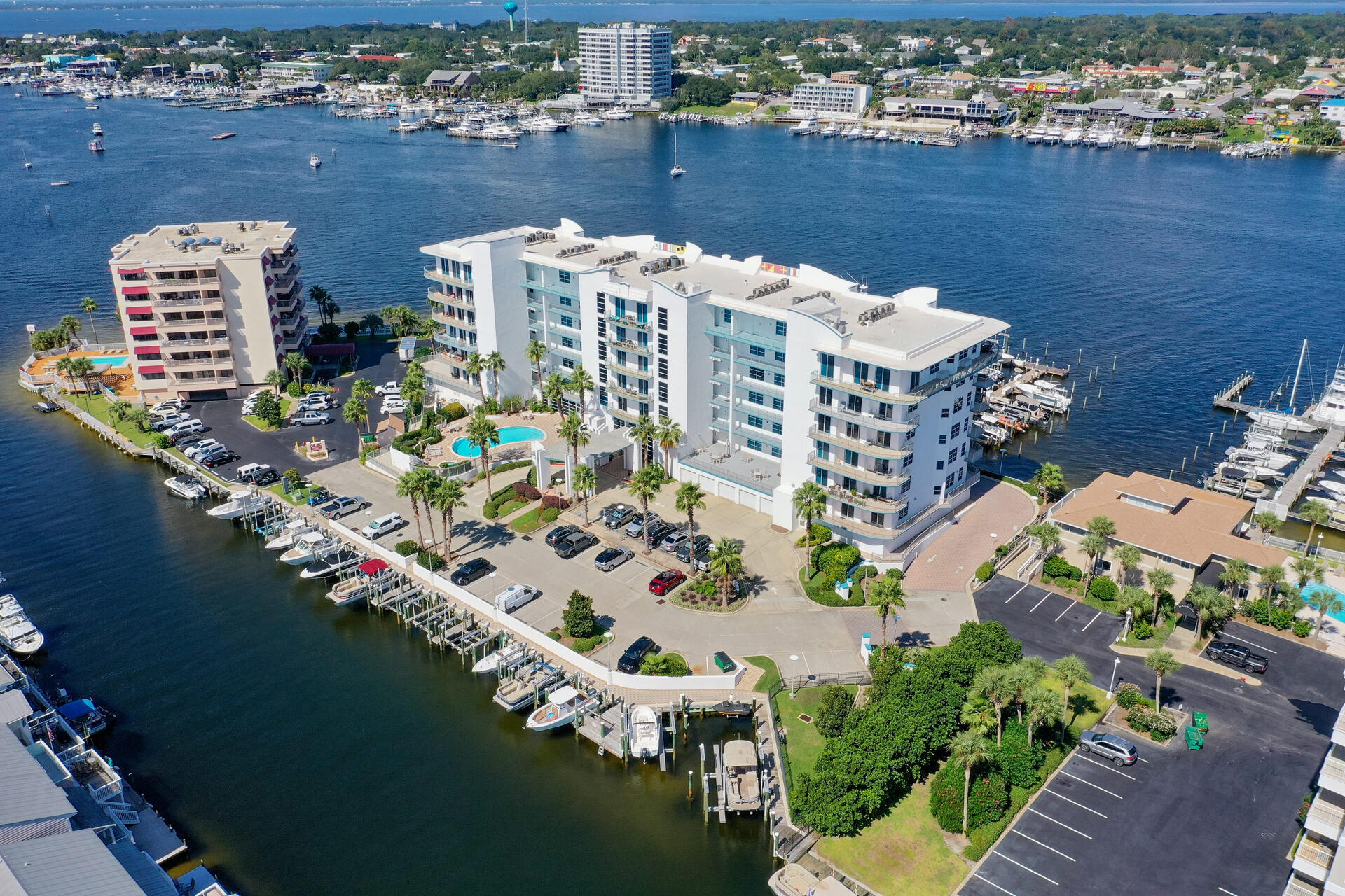 HARBOR LIGHTS - Residential