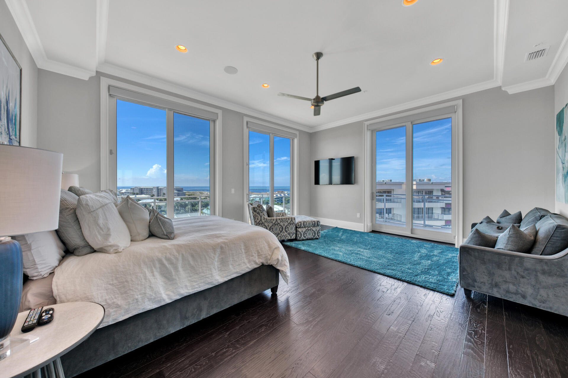 HARBOR LIGHTS - Residential
