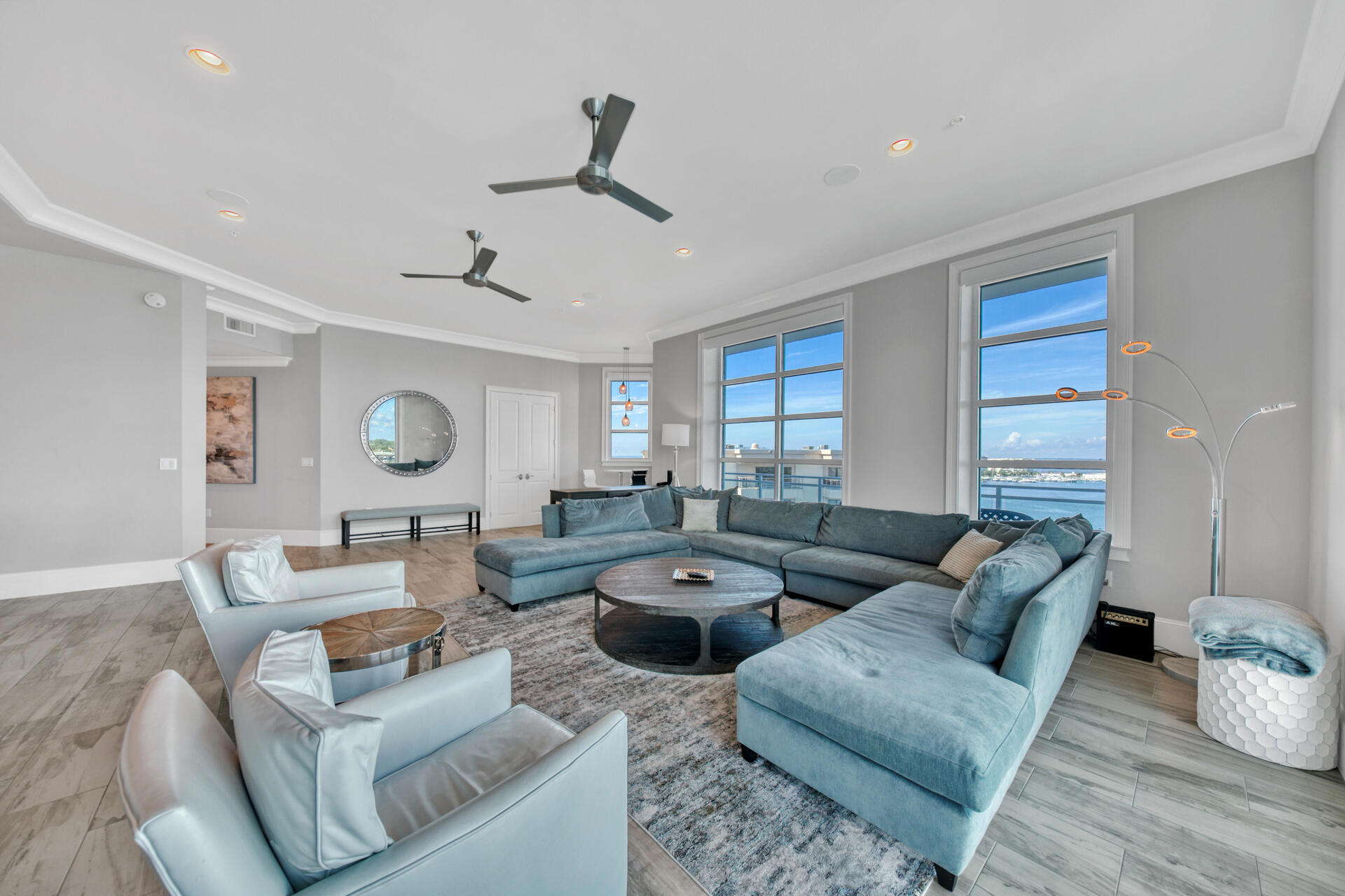 HARBOR LIGHTS - Residential