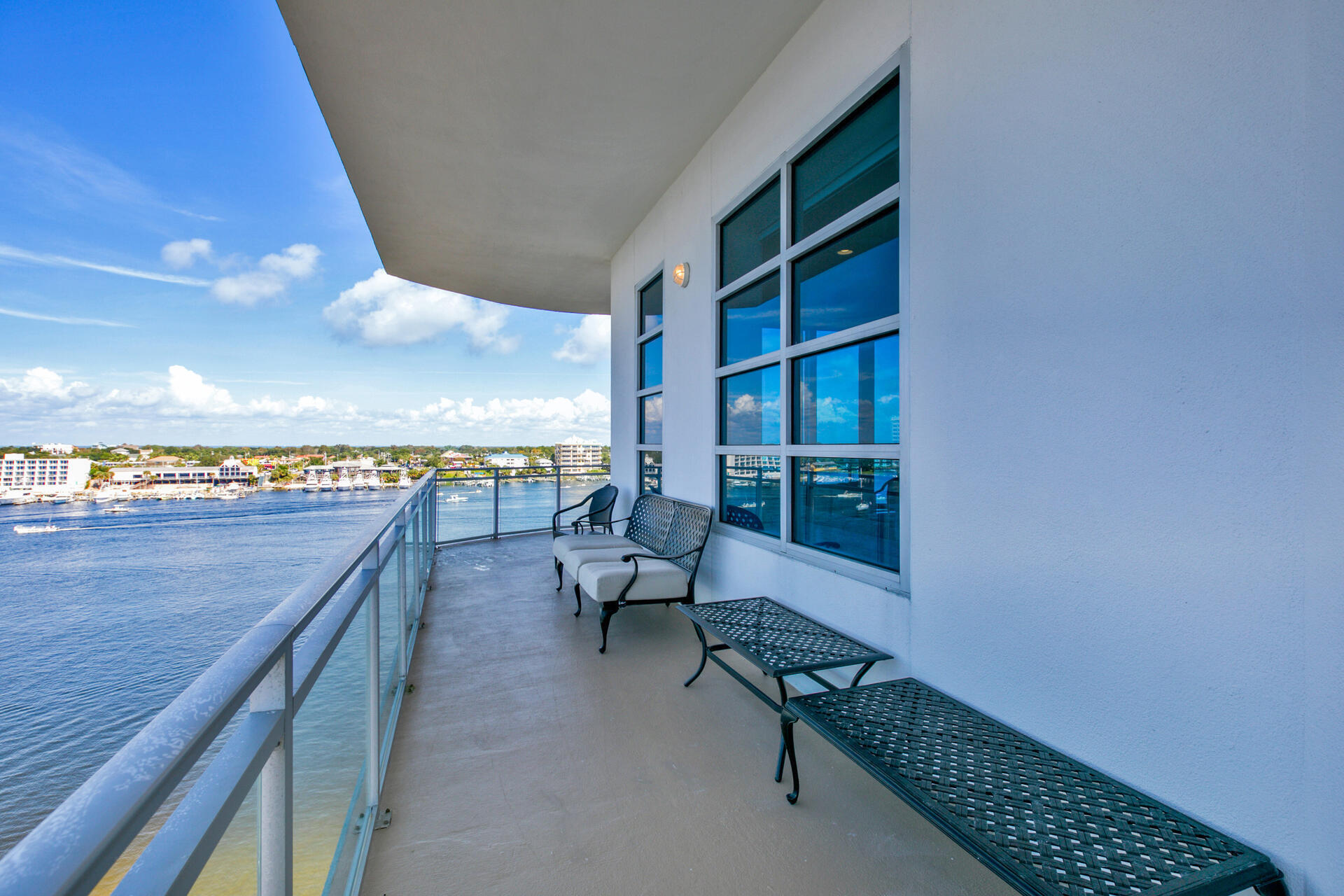 HARBOR LIGHTS - Residential