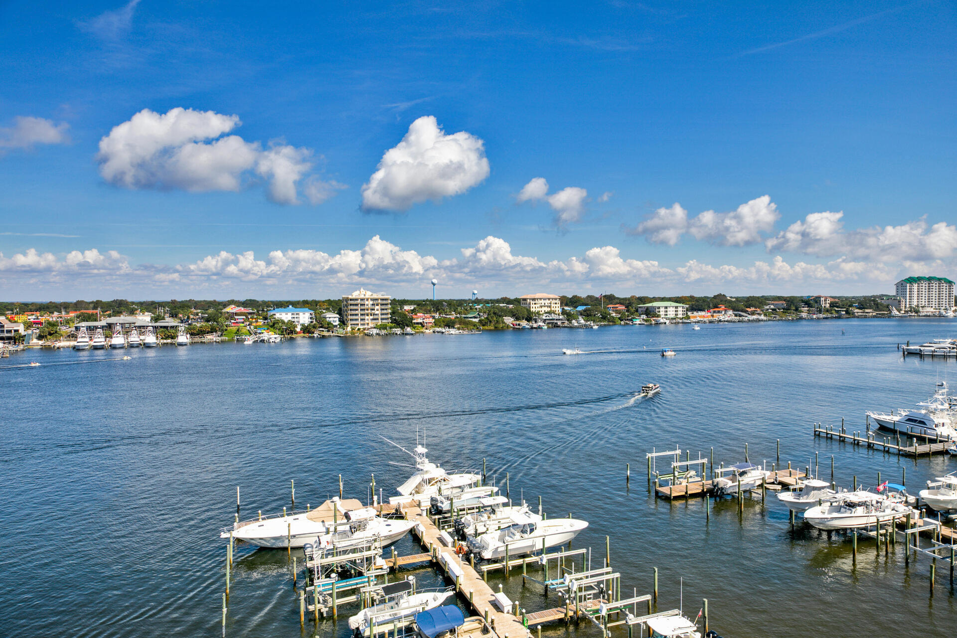 HARBOR LIGHTS - Residential