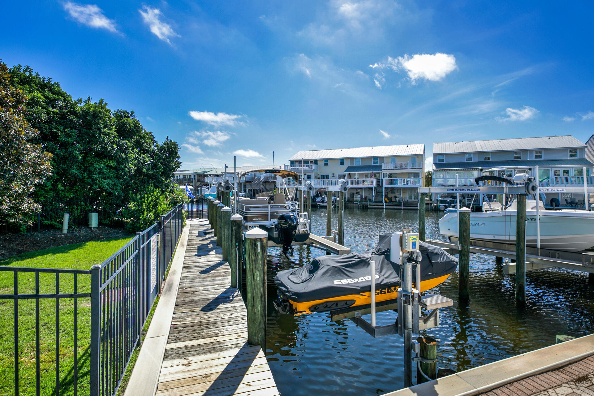 HARBOR LIGHTS - Residential