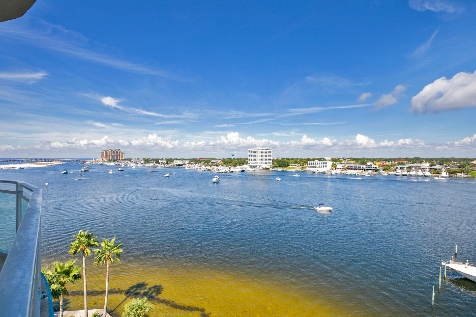 HARBOR LIGHTS - Residential