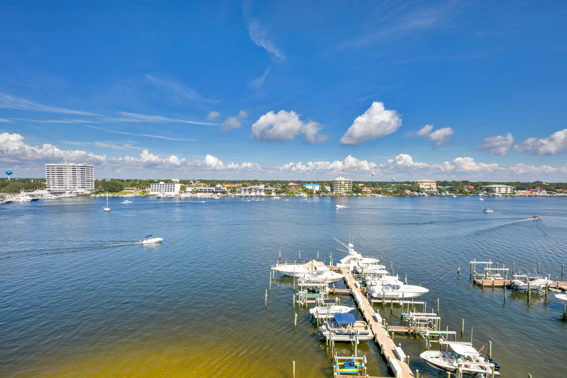HARBOR LIGHTS - Residential