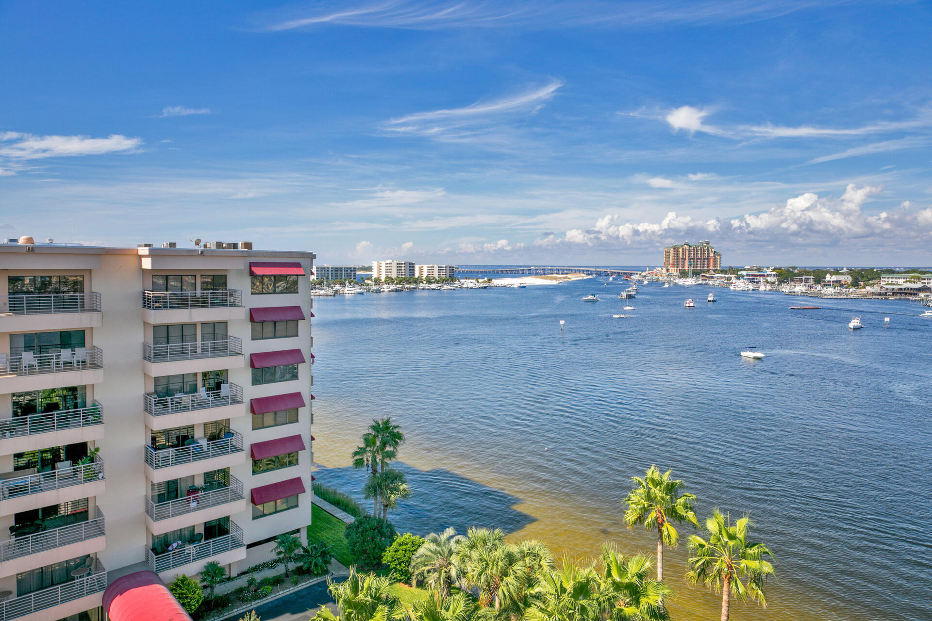 HARBOR LIGHTS - Residential