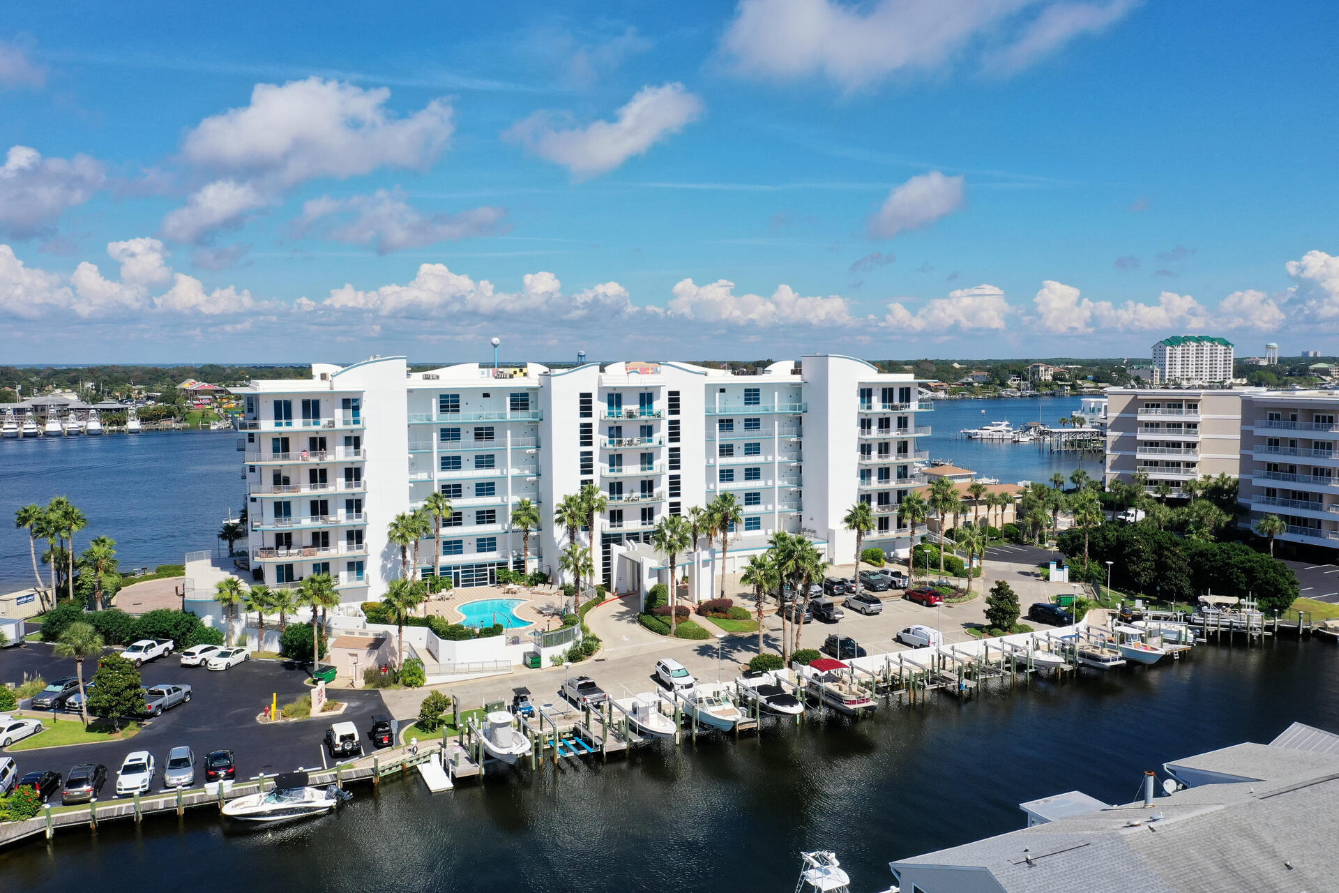 HARBOR LIGHTS - Residential