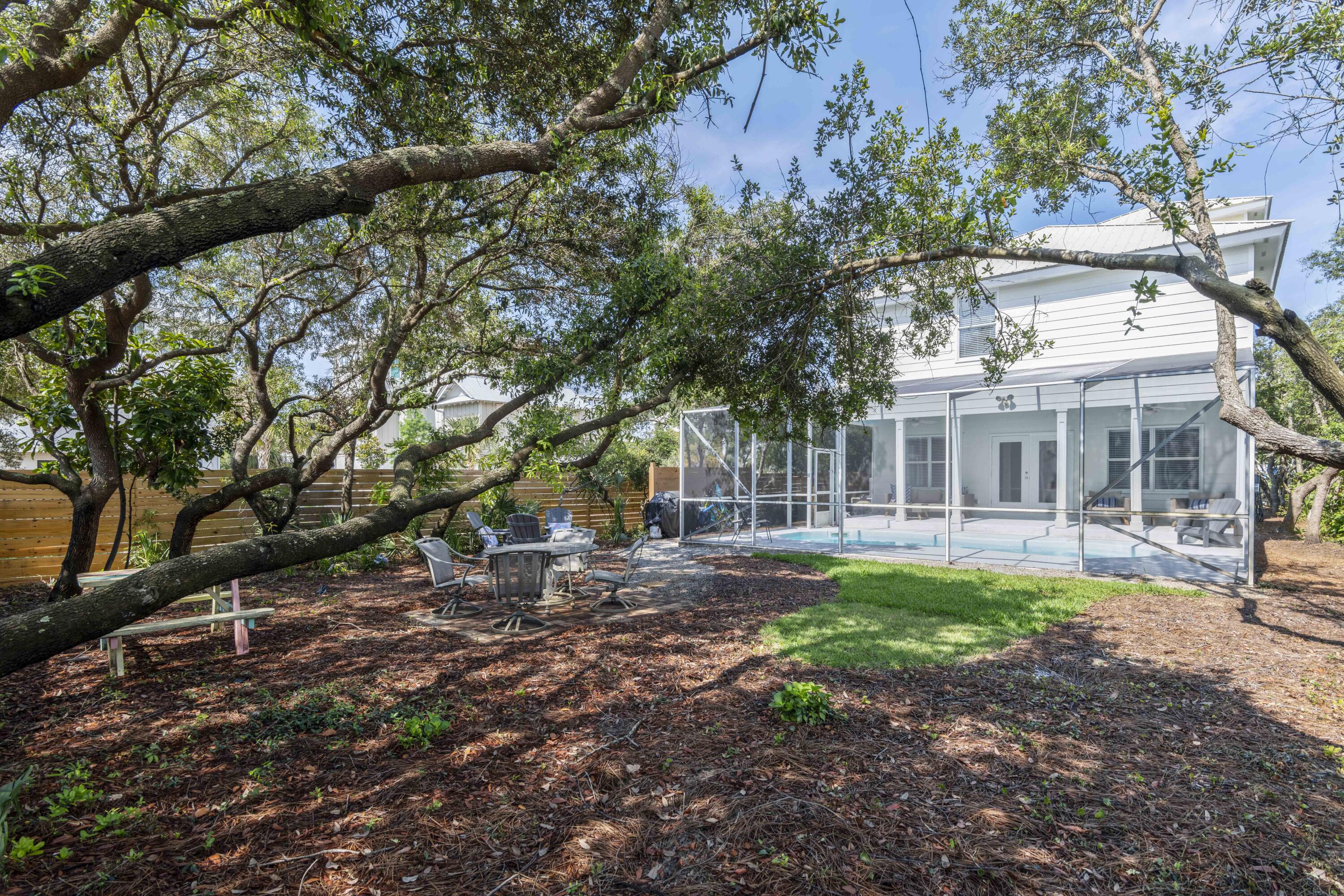 GULF SHORE MANOR - Residential