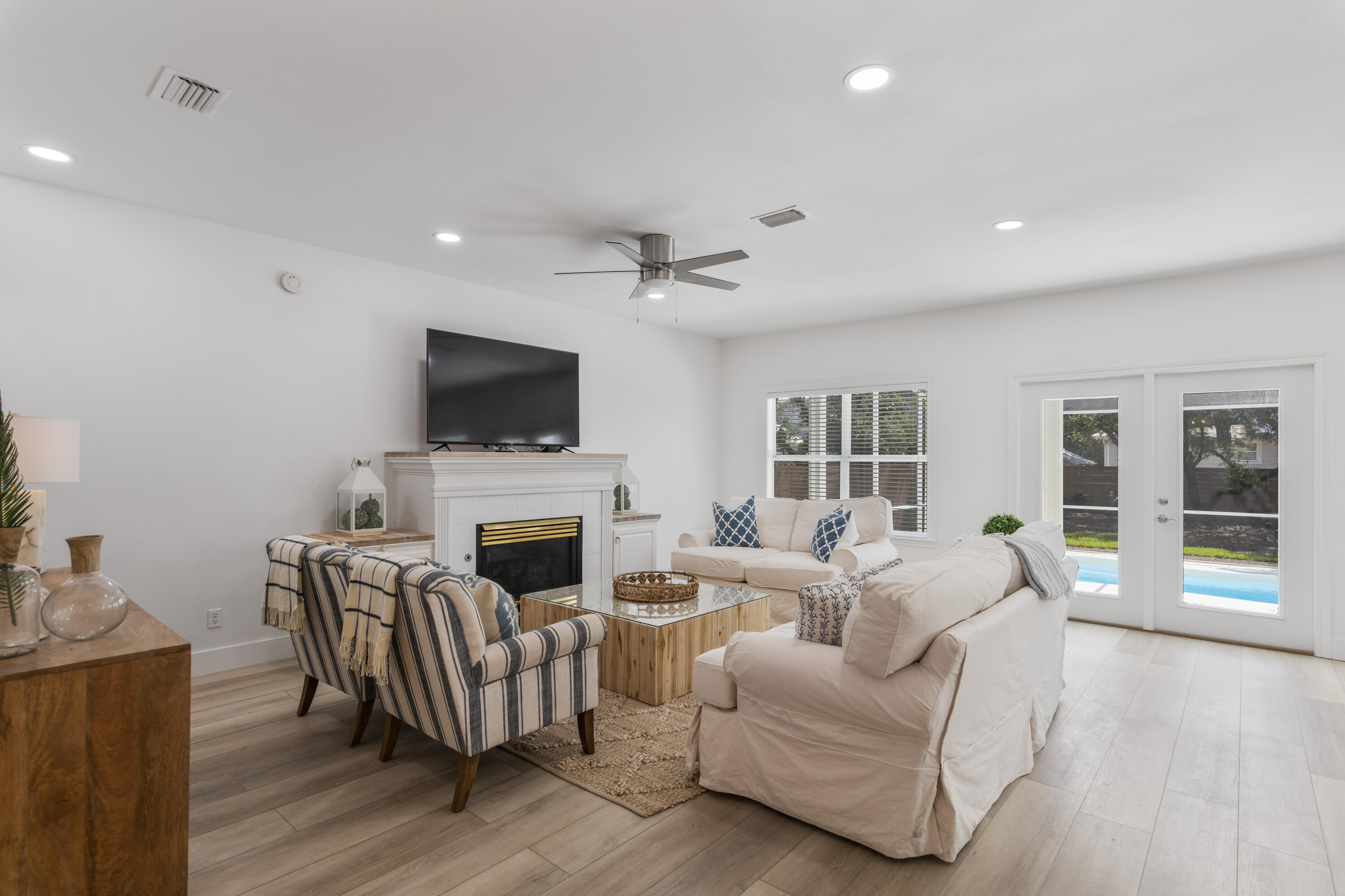 GULF SHORE MANOR - Residential