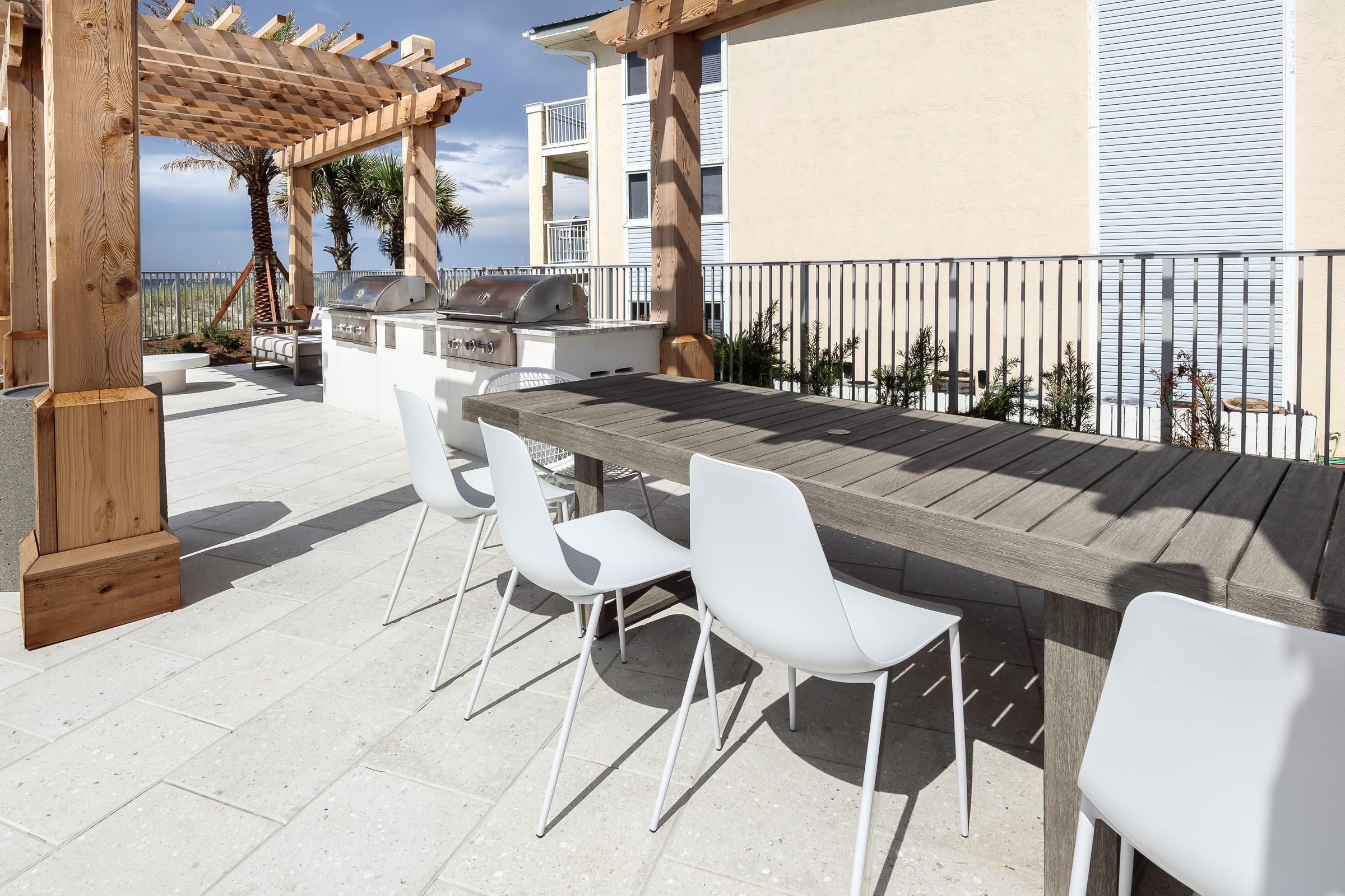 BLU CONDOMINIUM - Residential