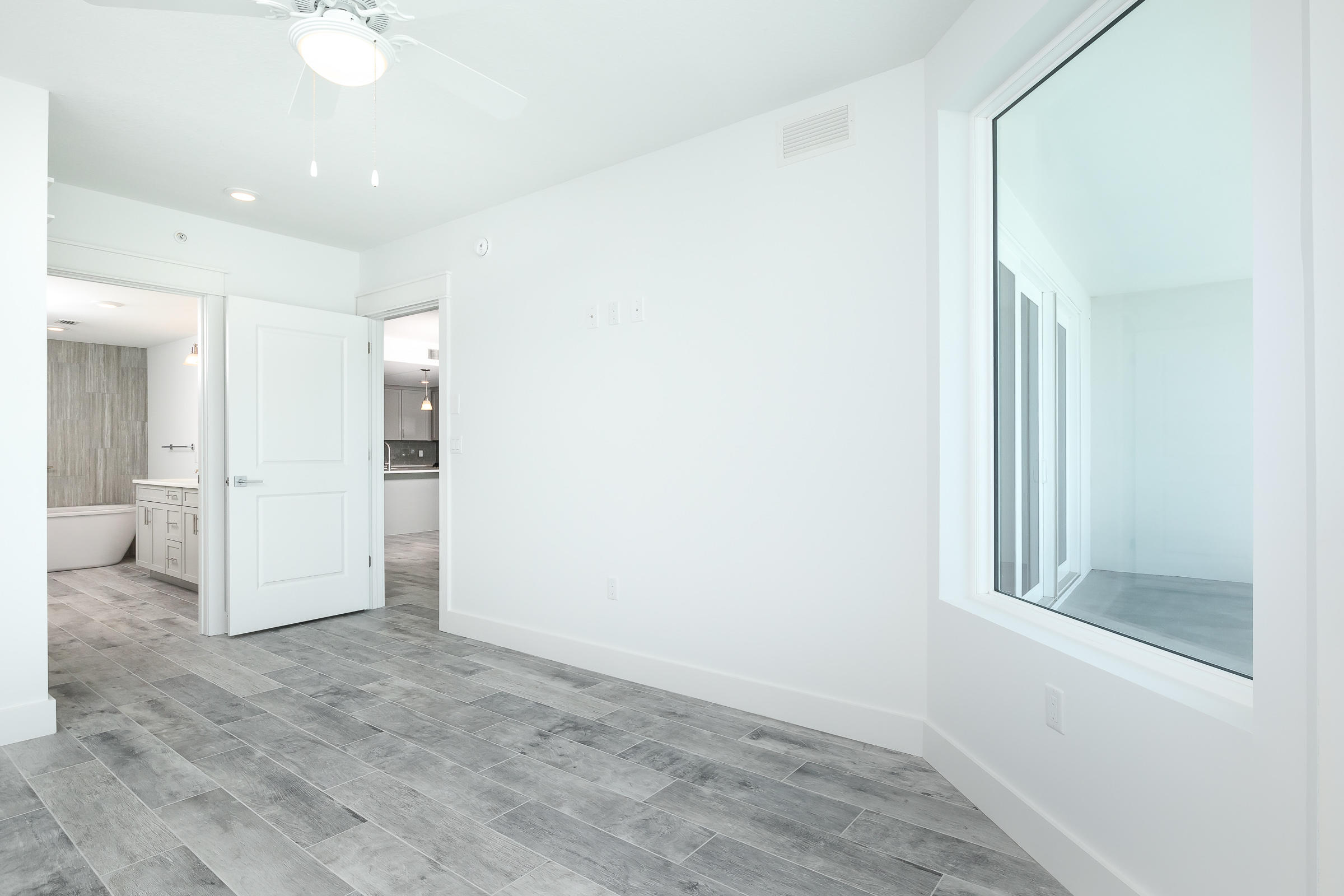 BLU CONDOMINIUM - Residential