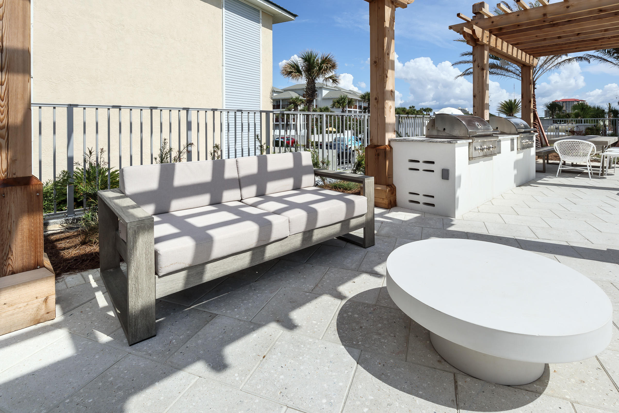 BLU CONDOMINIUM - Residential