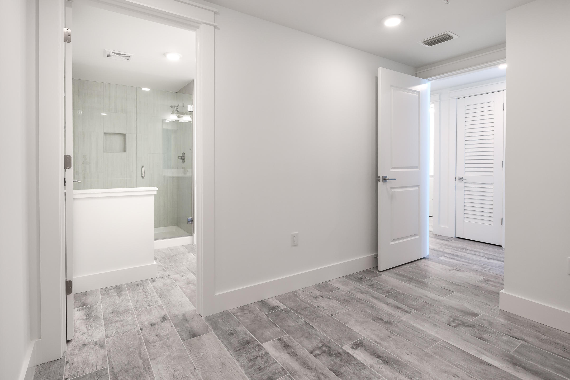 BLU CONDOMINIUM - Residential