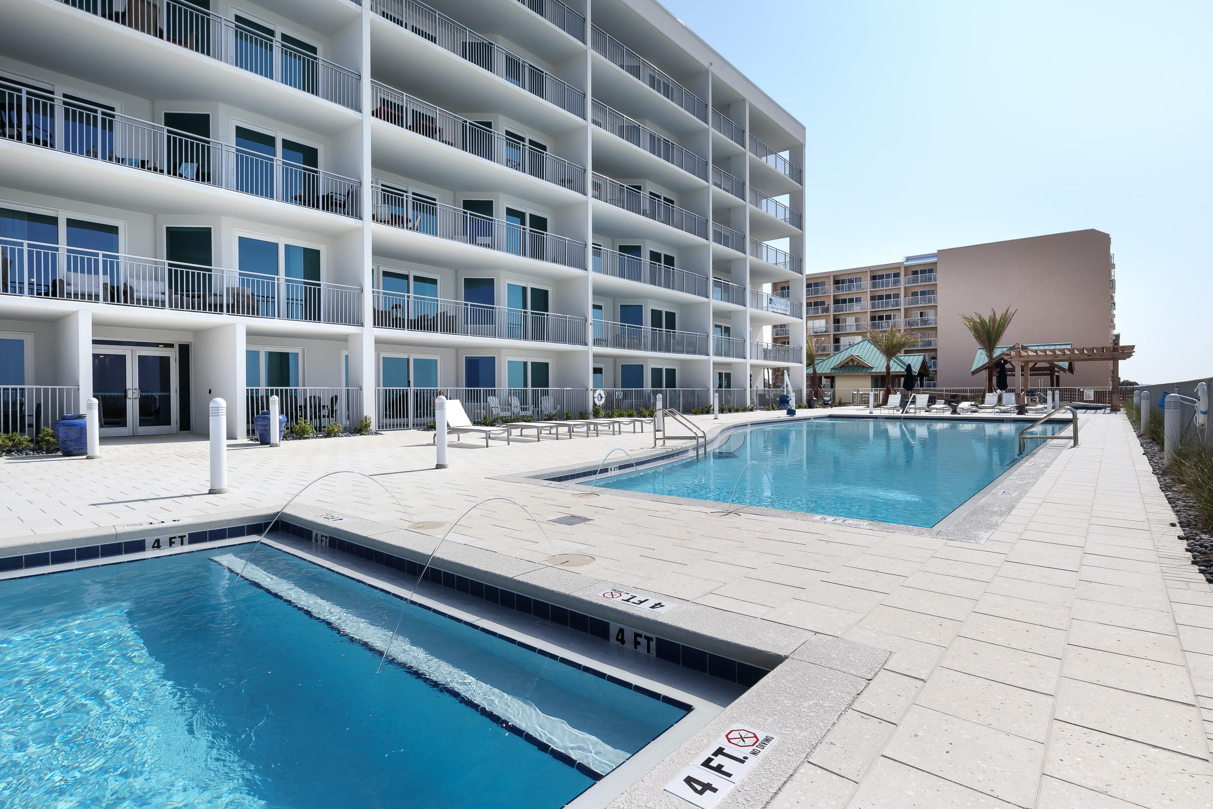 BLU CONDOMINIUM - Residential