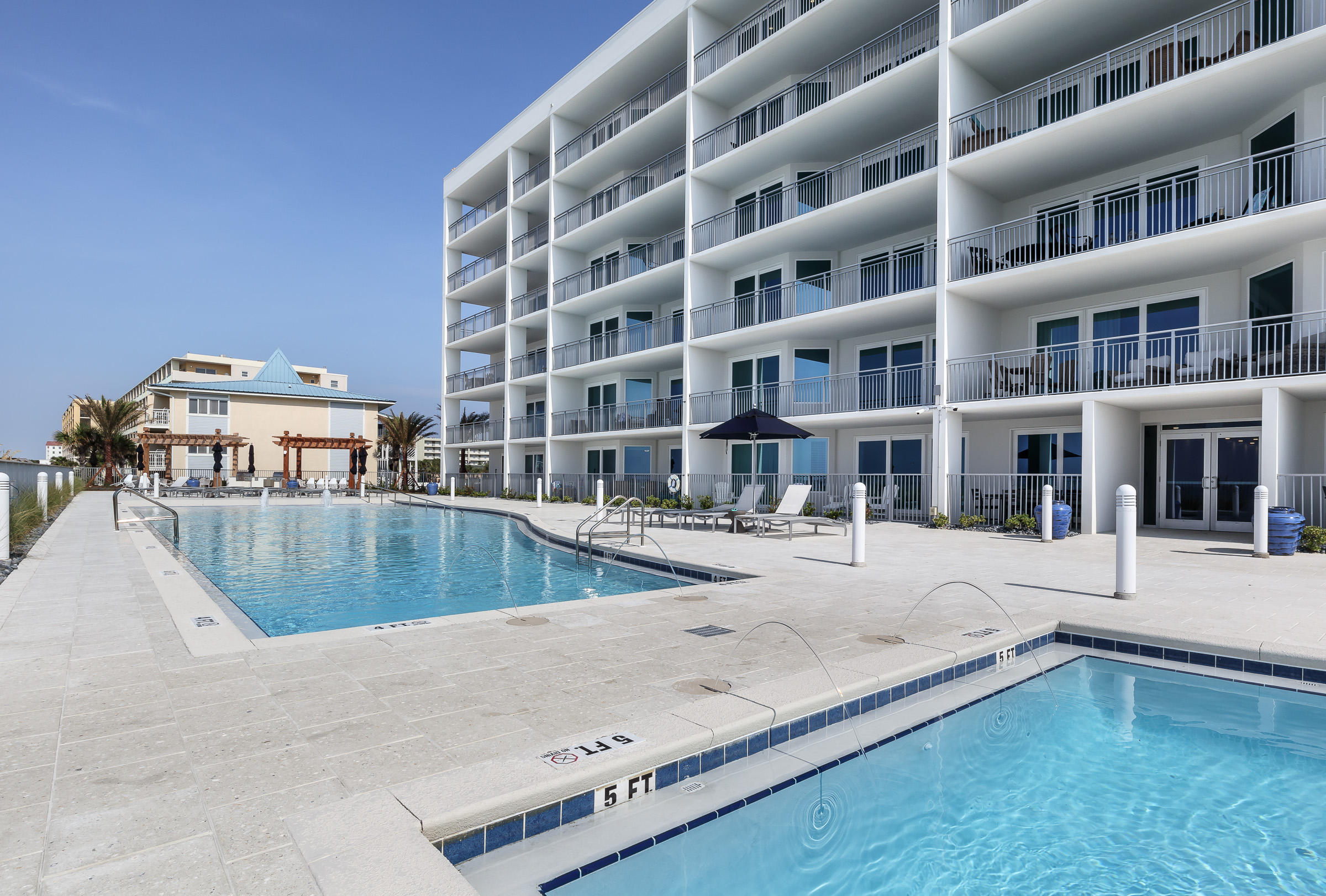 BLU CONDOMINIUM - Residential