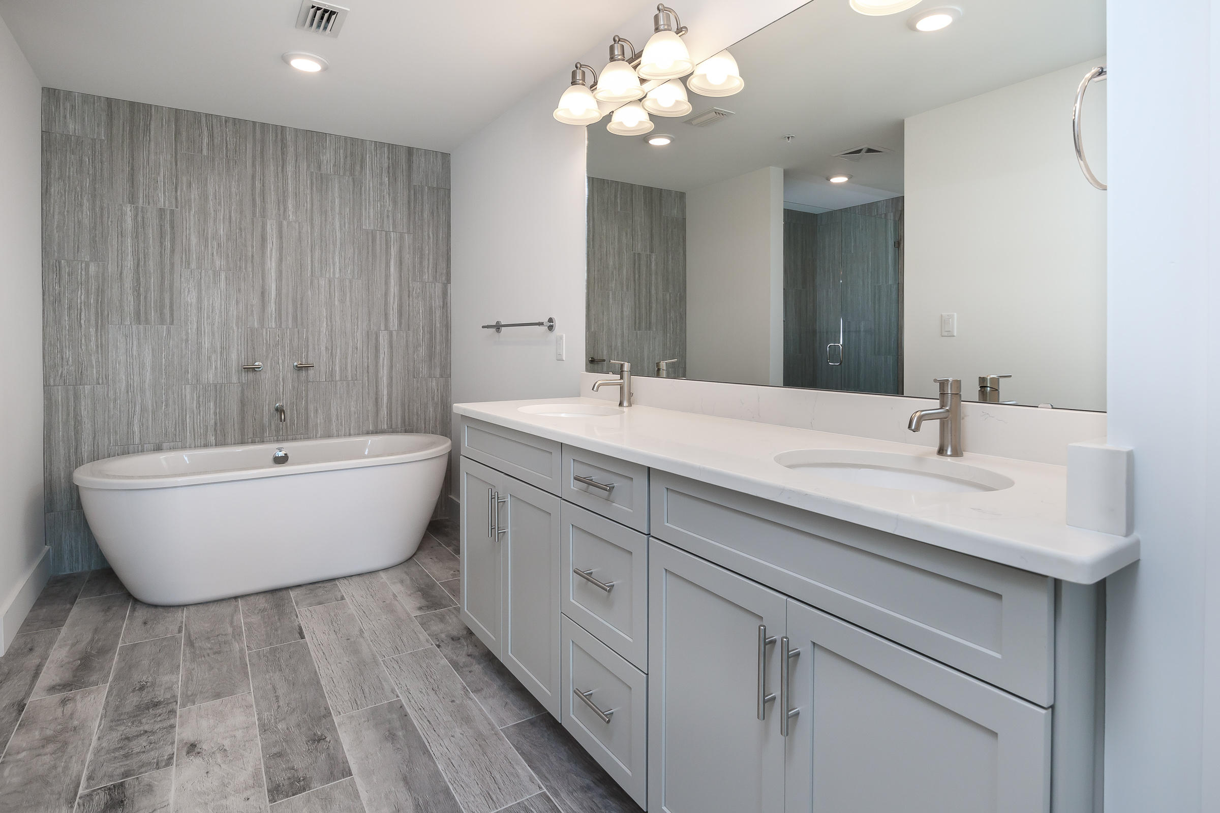 BLU CONDOMINIUM - Residential