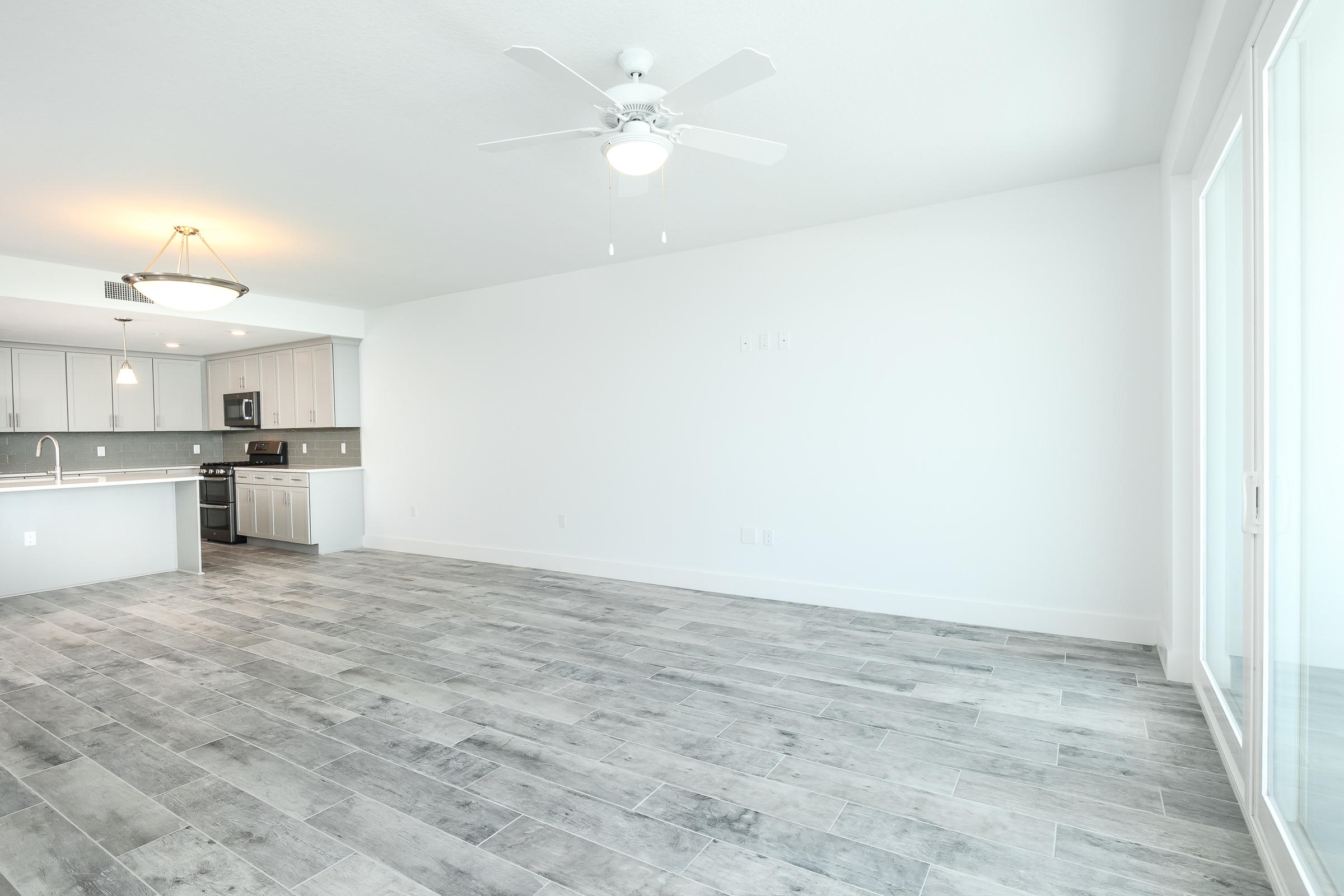 BLU CONDOMINIUM - Residential