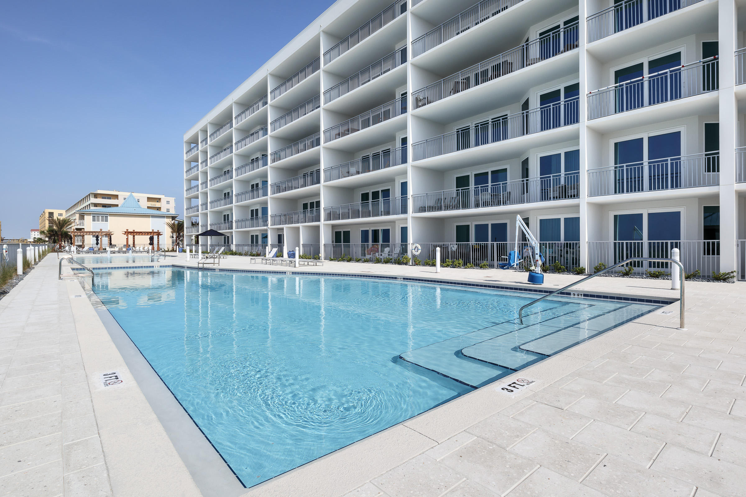 BLU CONDOMINIUM - Residential