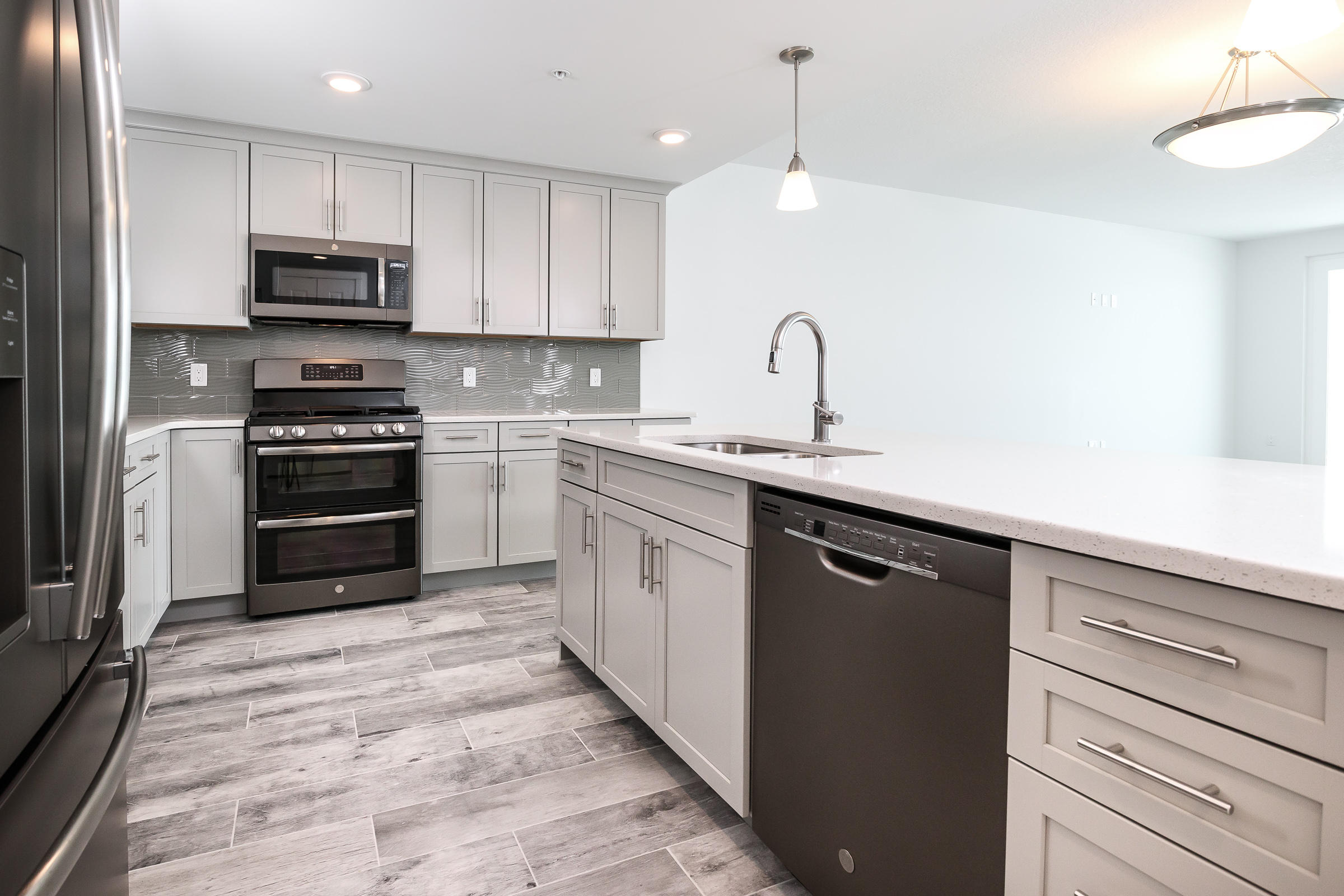 BLU CONDOMINIUM - Residential