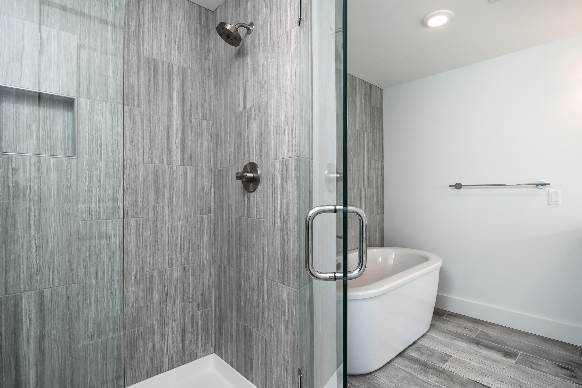 BLU CONDOMINIUM - Residential