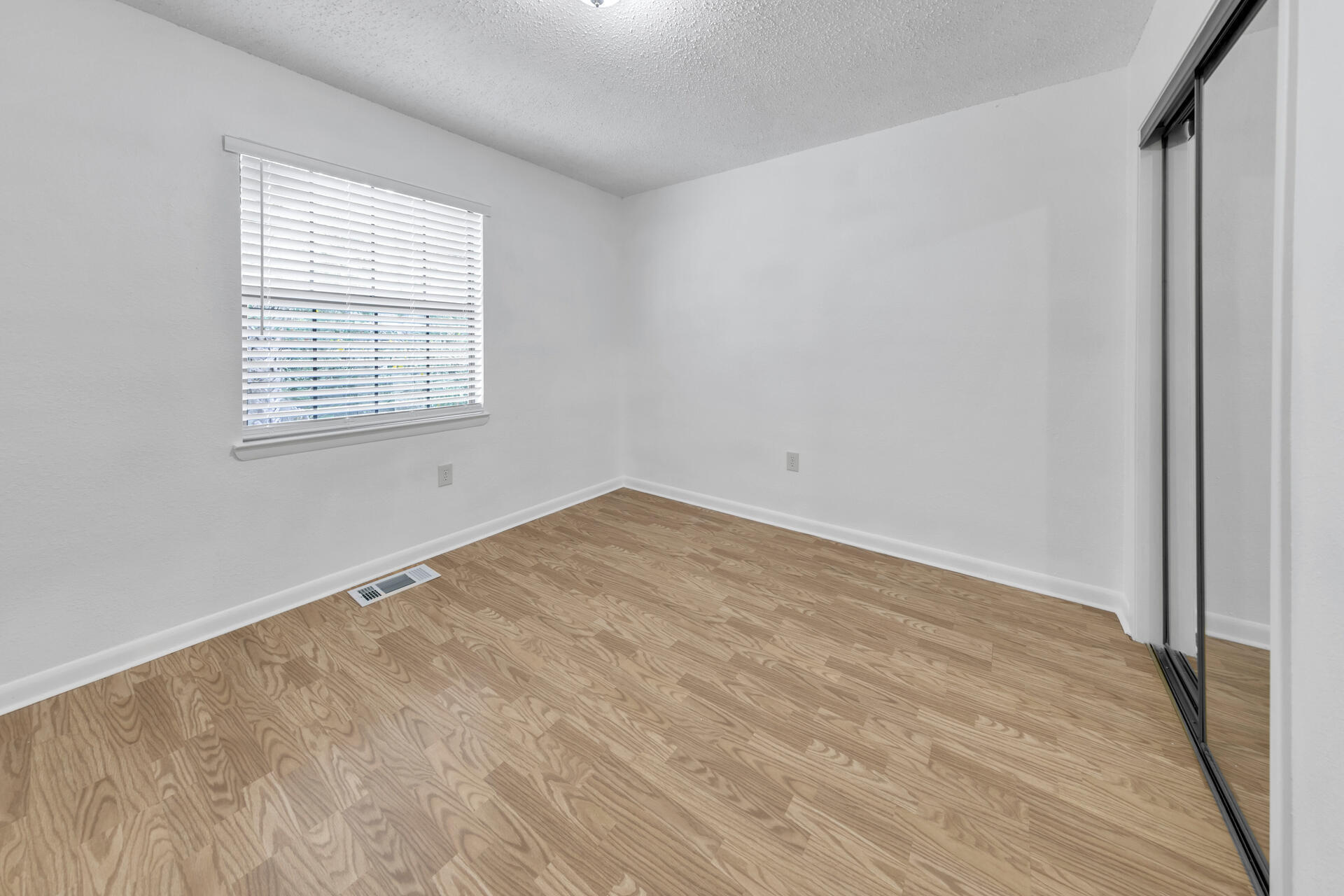 SANDALWOOD MANOR 1ST ADD - Residential