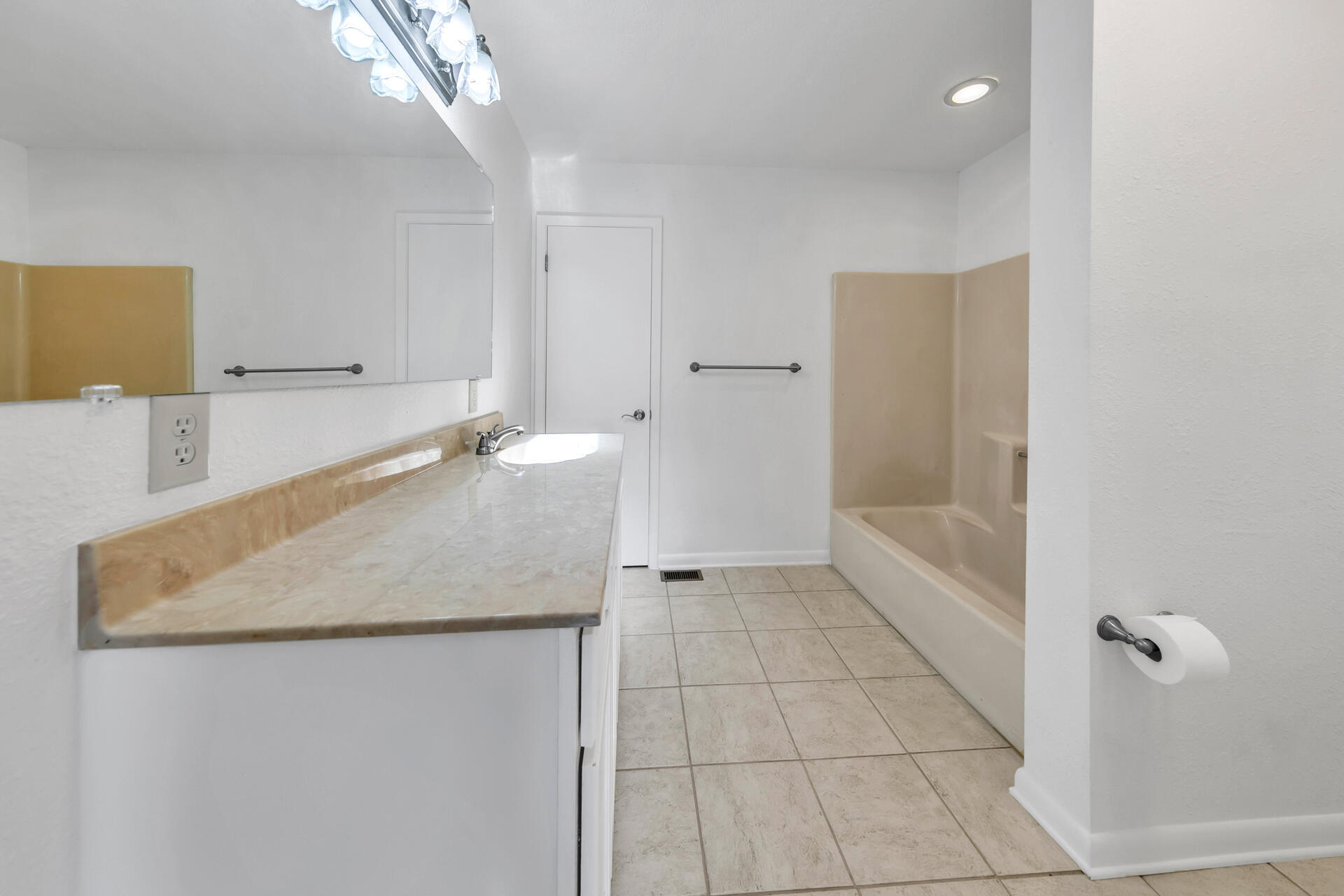 SANDALWOOD MANOR 1ST ADD - Residential