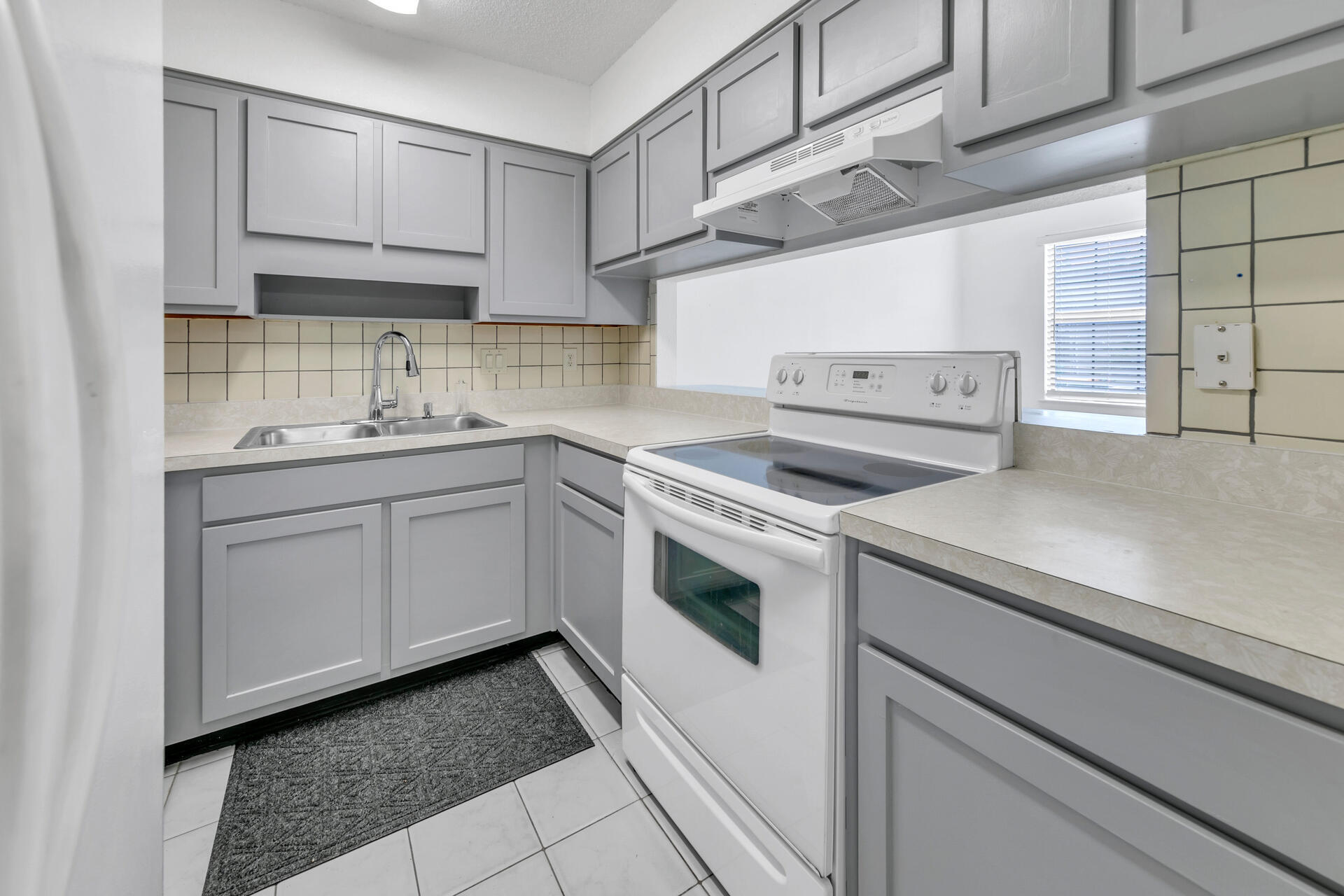 SANDALWOOD MANOR 1ST ADD - Residential