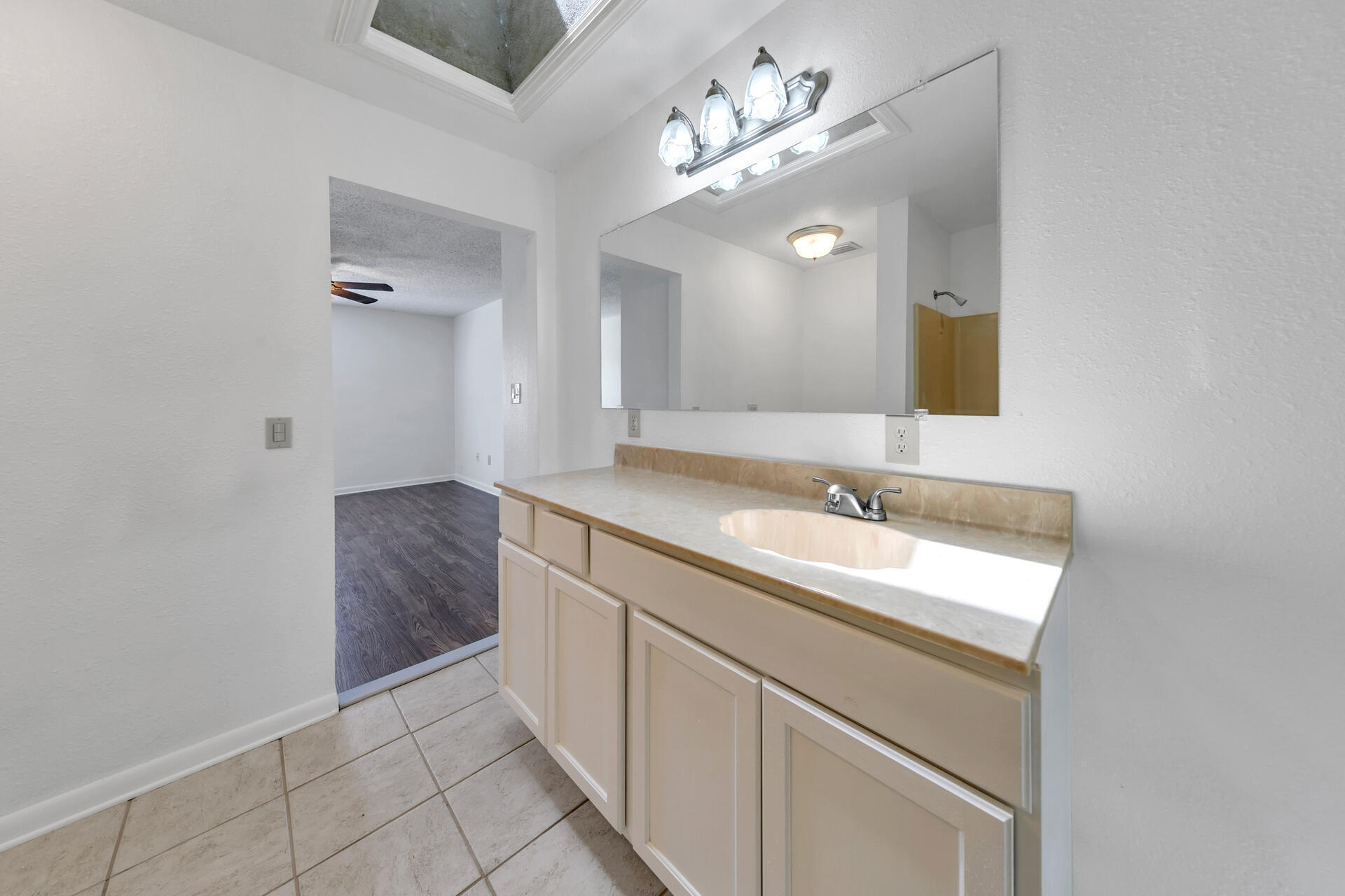 SANDALWOOD MANOR 1ST ADD - Residential