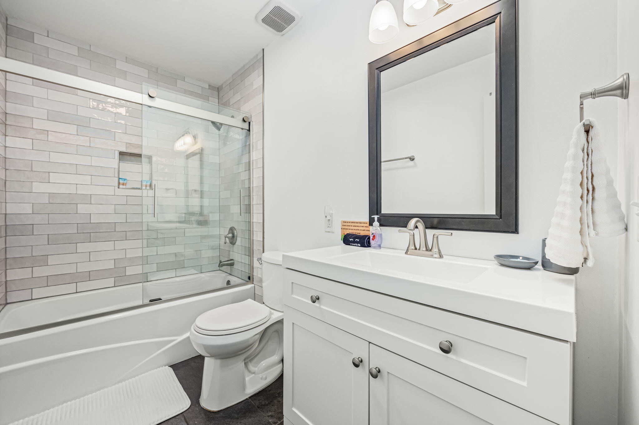 BEACHVIEW CONDOMINIUM - Residential