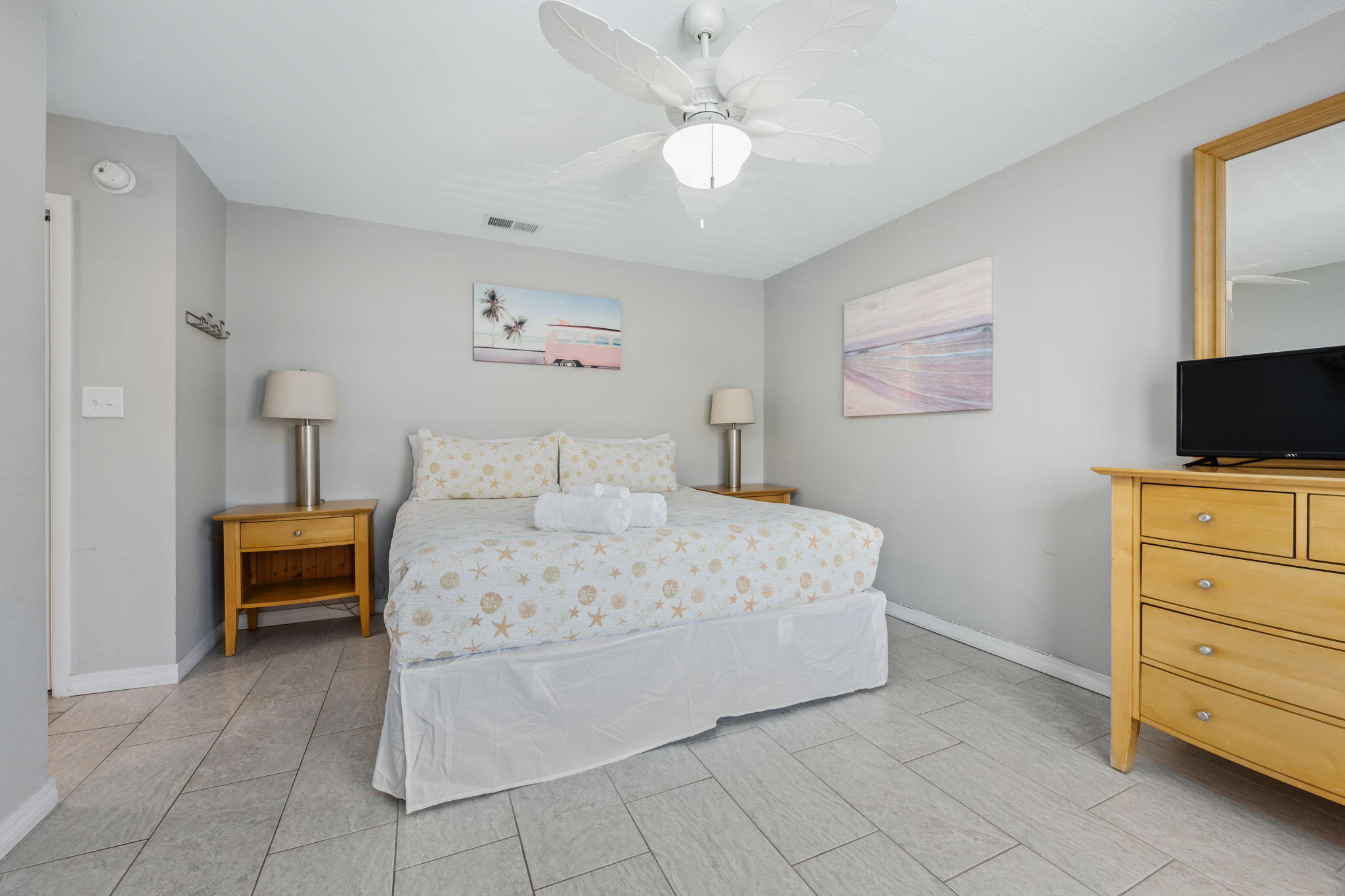 BEACHVIEW CONDOMINIUM - Residential