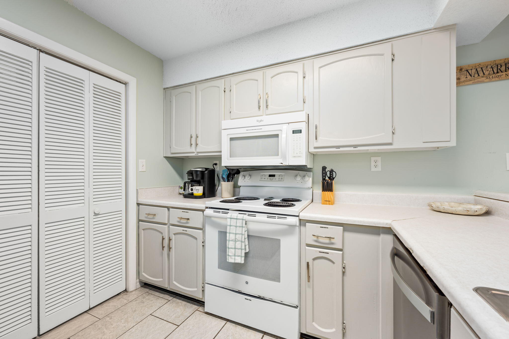 BEACHVIEW CONDOMINIUM - Residential