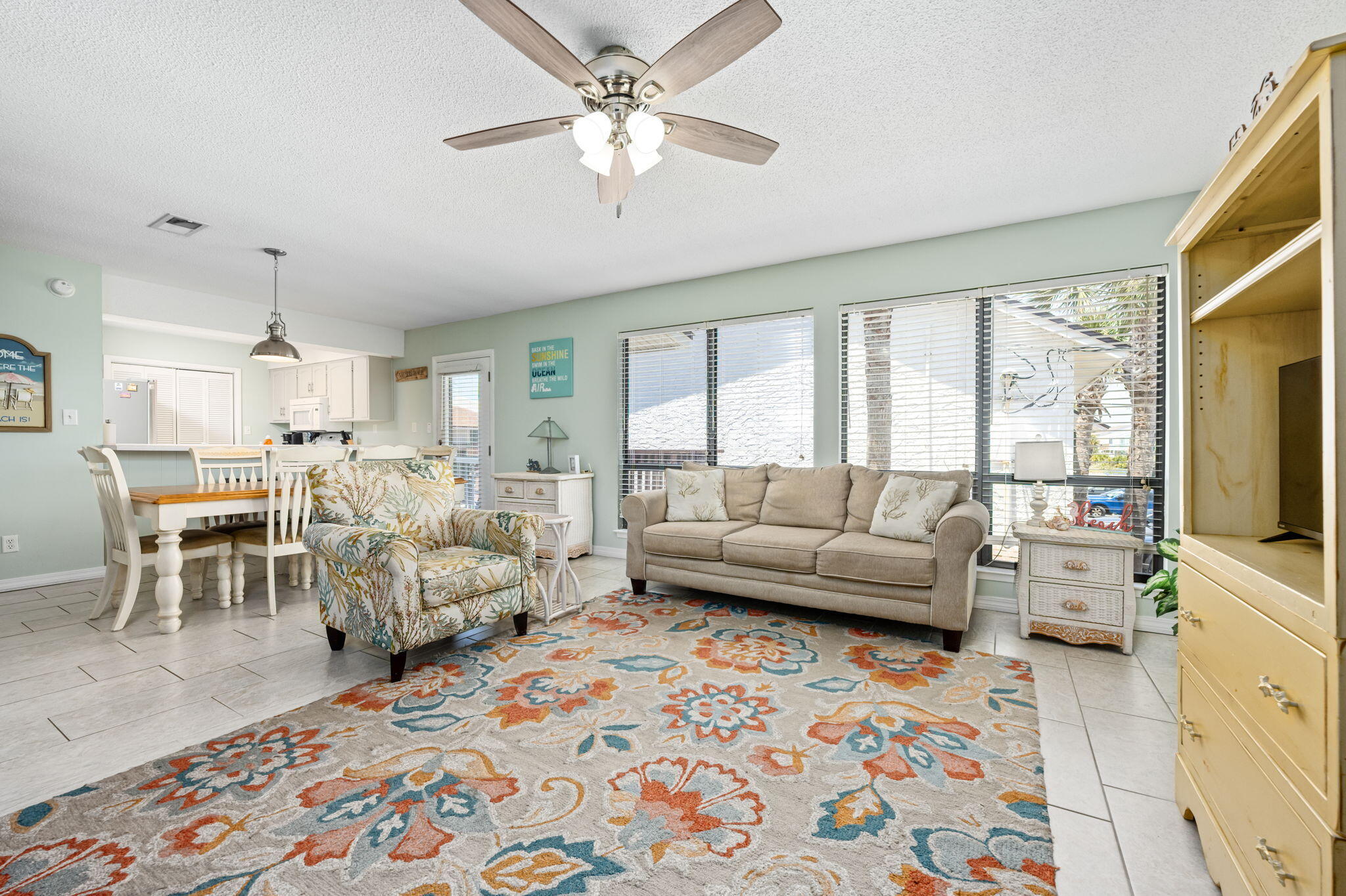 BEACHVIEW CONDOMINIUM - Residential