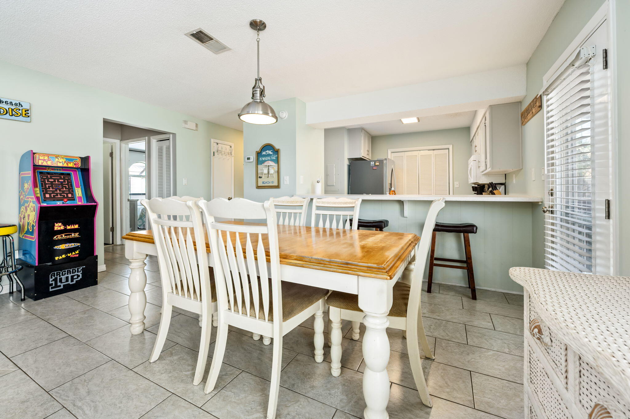 BEACHVIEW CONDOMINIUM - Residential