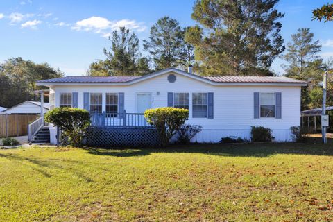 Photo of 278 Tiger Lily Lane, DeFuniak Springs, FL 32433 (MLS # 989213)