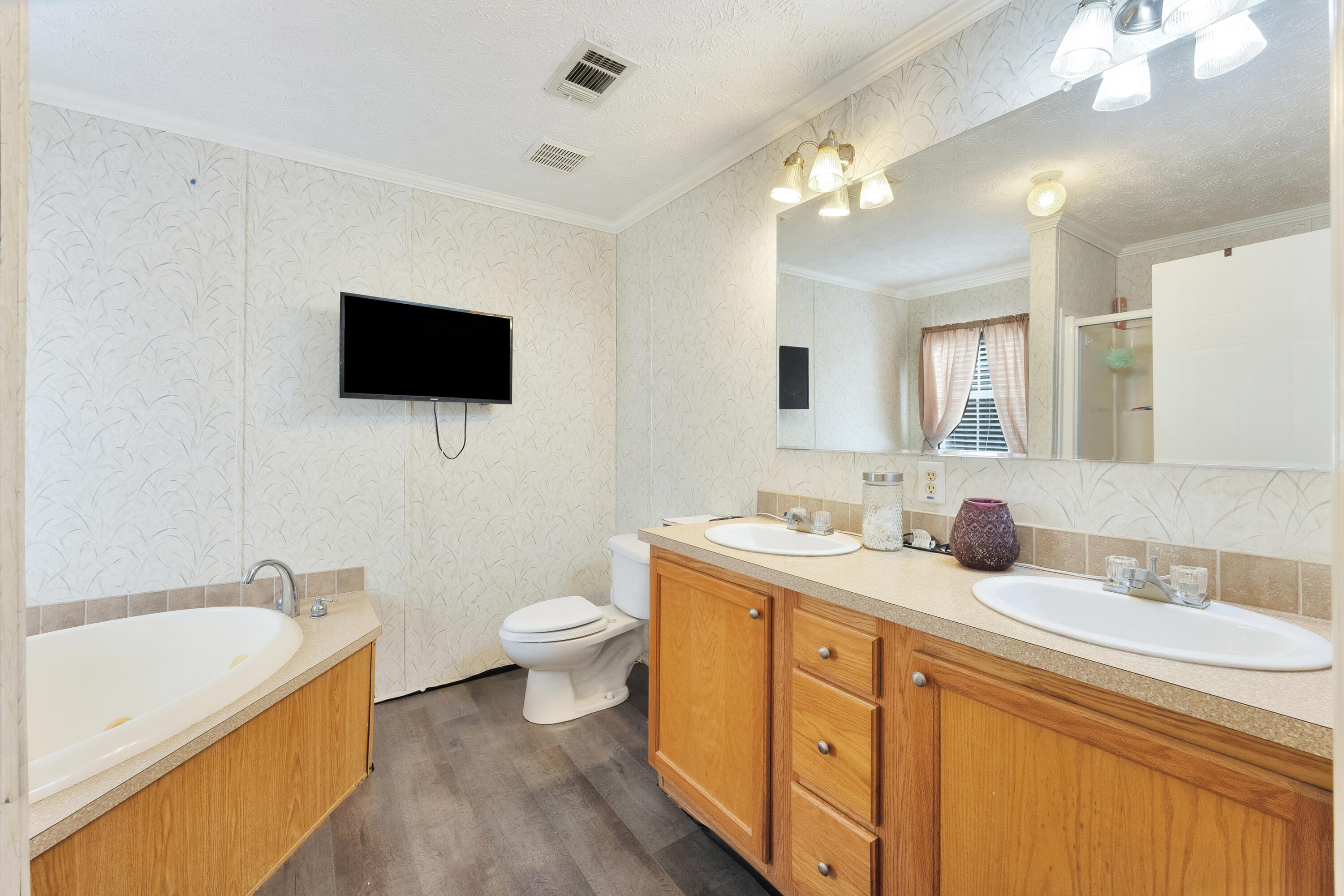 OAKWOOD HILLS - Residential